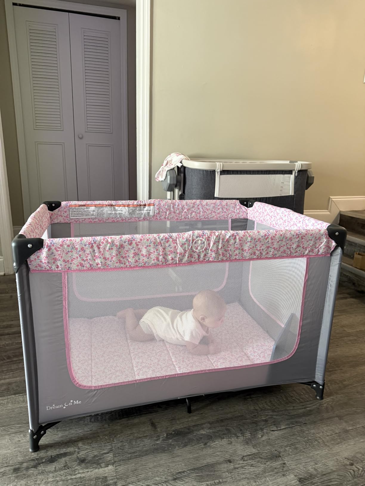 Dream On Me Zodiak Portable Playard, Compact for Travel, Carry Bag, Gray/Green customer photo 1
