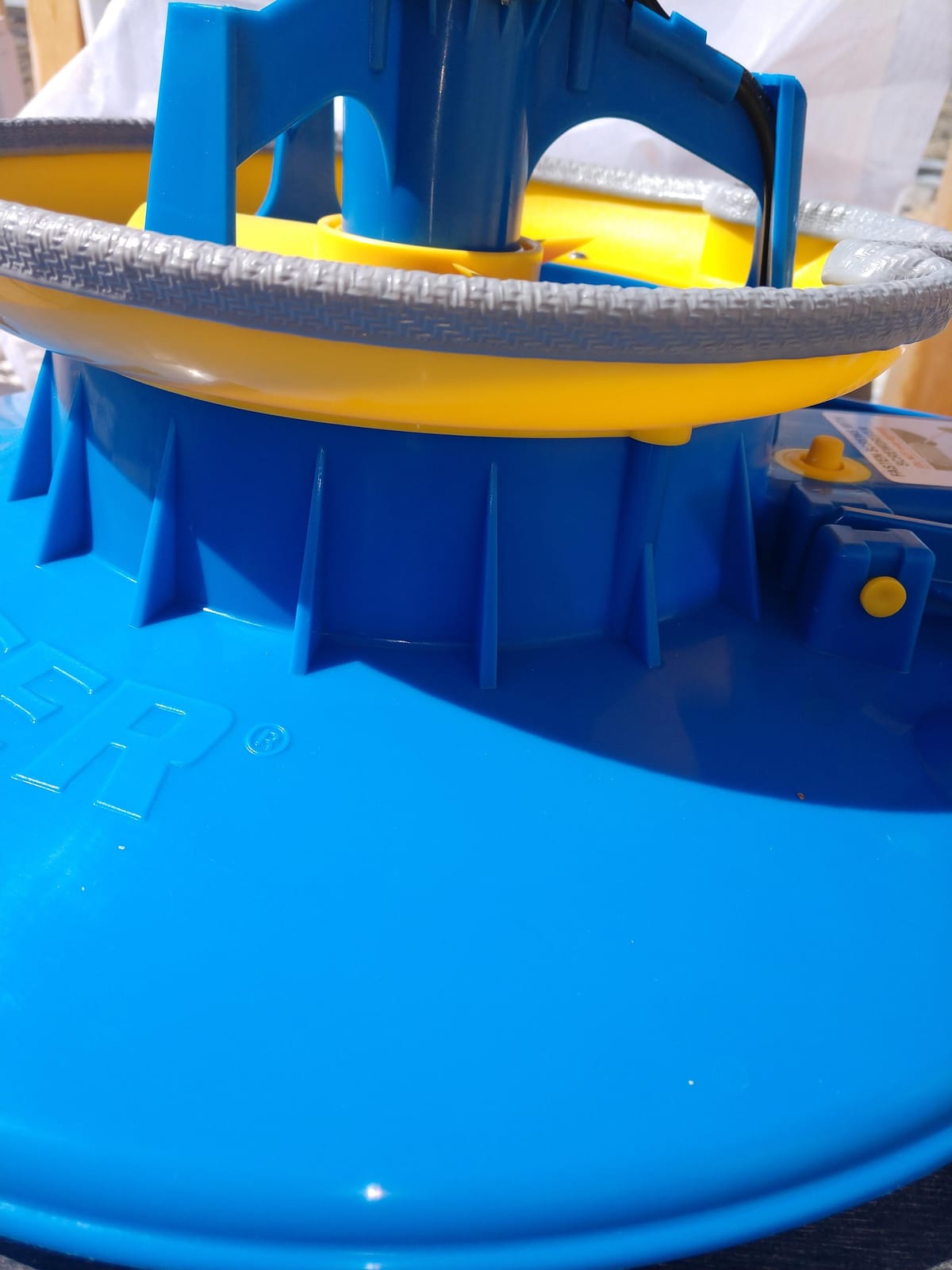 POOL BLASTER Leaf Vac Cordless Hoseless Pool Leaf Vacuum & Skimmer, Battery-Powered Swimming Pool Leaf Catcher with Heavy Duty Mesh Bag, for Inground and Above Ground Pools, by Water Tech customer photo 2