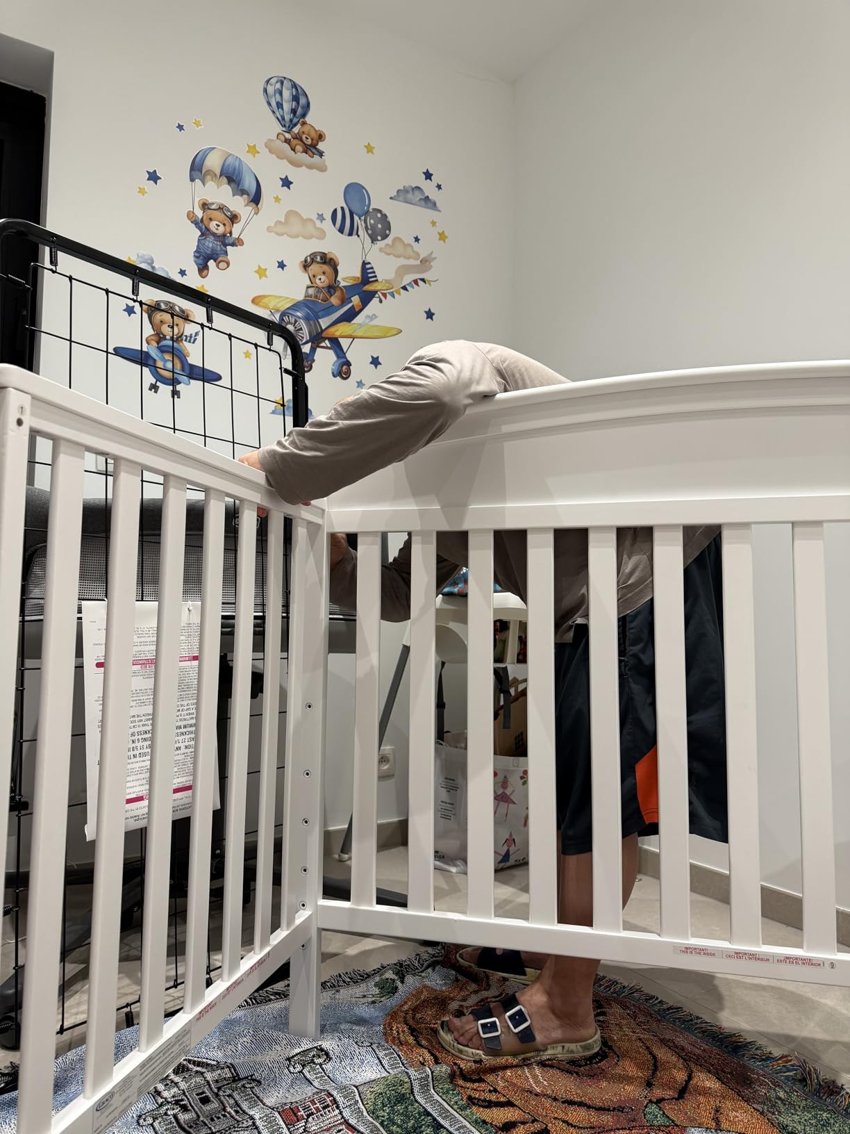 Graco Benton 5-in-1 Convertible Crib, White customer photo 2