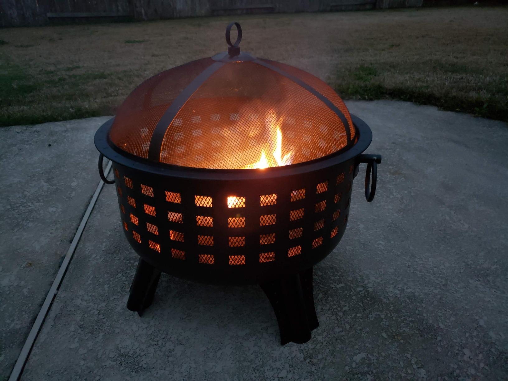 Amazon Basics 27 inch Steel Round Lattice Fire Pit, Easy to Assemble customer photo 2