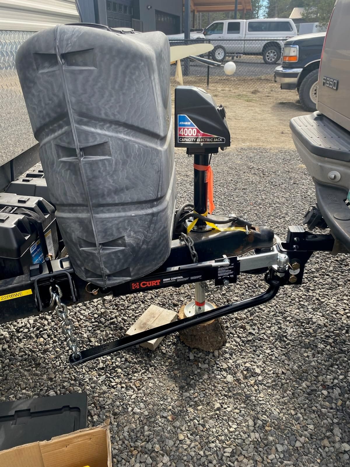 CURT 17063 Round Bar Weight Distribution Hitch with Sway Control, 14,000 lb customer photo 2