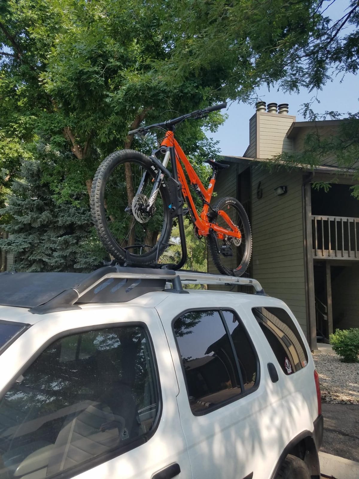 RockyMounts Tomahawk upright roof bike rack customer photo 1