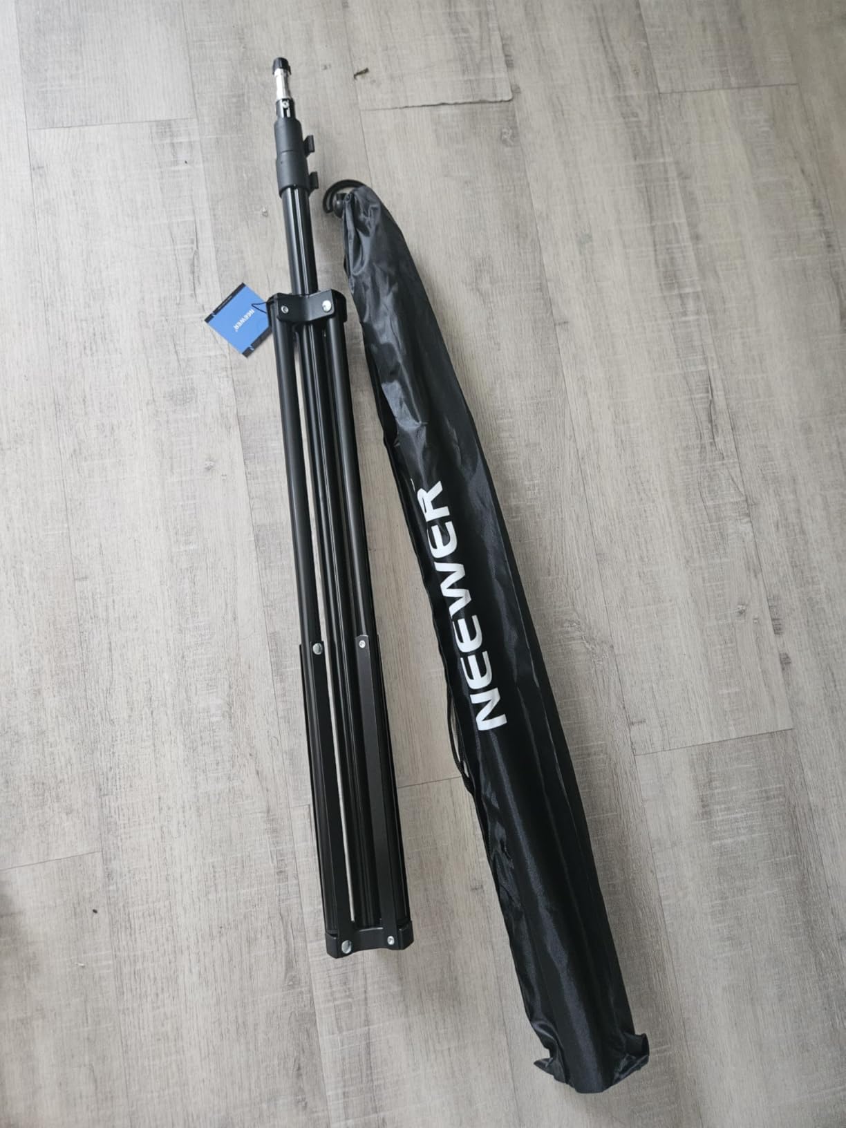 NEEWER Photography Light Stand, 7 Feet / 210cm Aluminum Alloy (2 Pieces) customer photo 1
