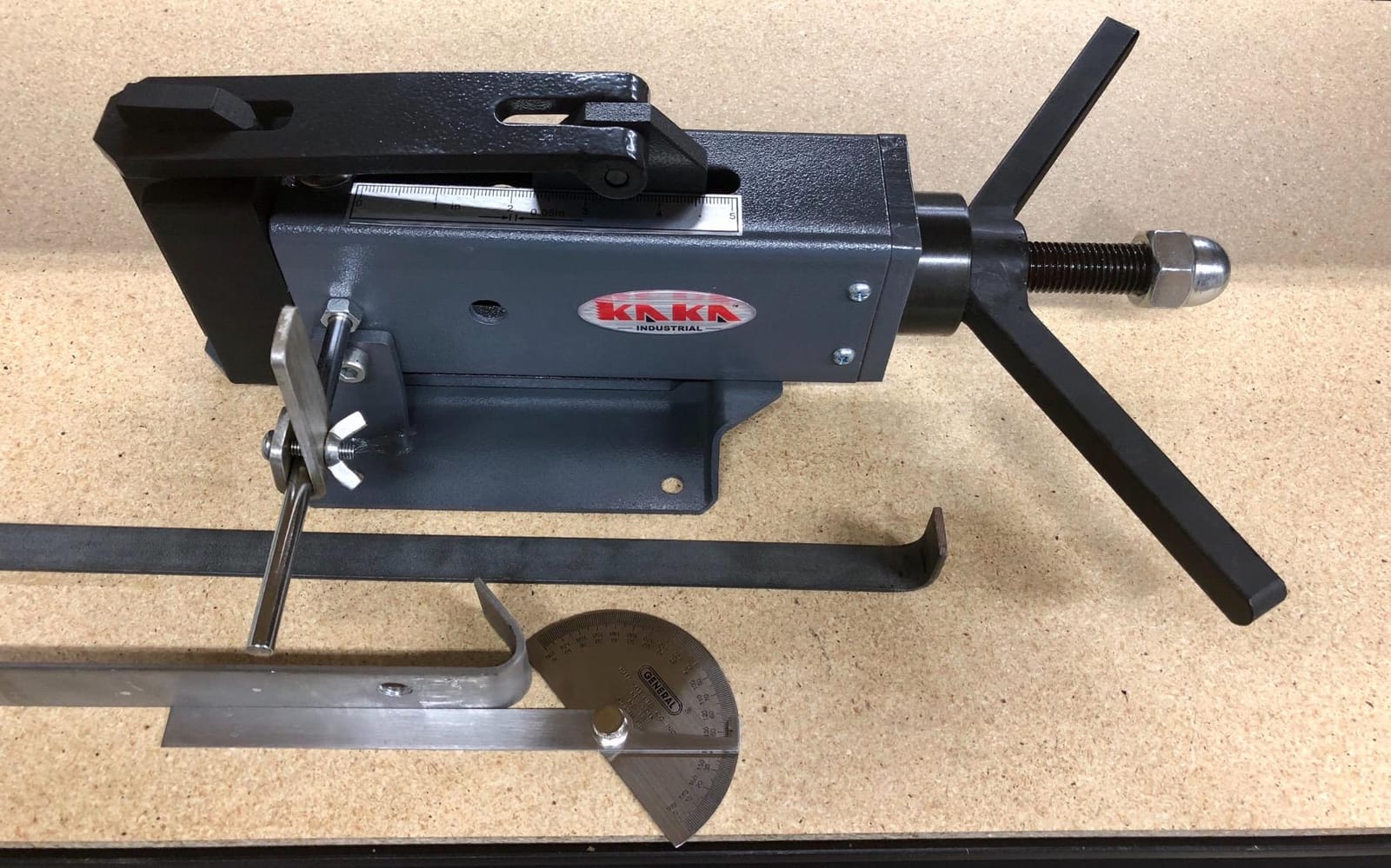 Manual Steel Bending Brake, 4 in Capacity KAKA INDUSTRIAL FB-4 customer photo 1