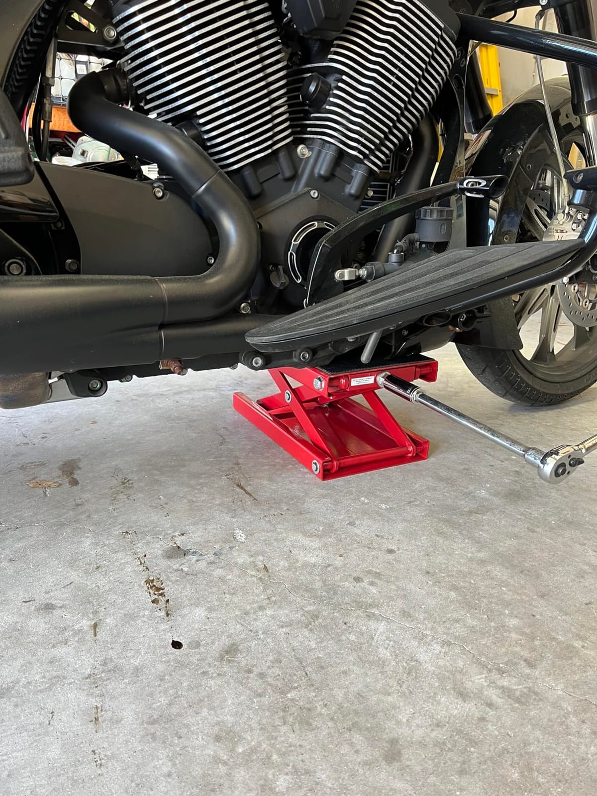 Extreme Max 5001.5044 1100 lb. Motorcycle Scissors Jack - Wide customer photo 1