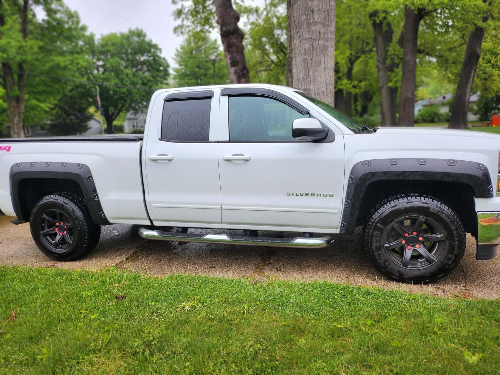Tyger Auto Fender Flare Compatible with 2014-2018 Chevy Silverado 1500; 2015-2019 2500 3500HD 6.5' & 8' Bed, Smooth Textured Black Paintable Bolt-Riveted Style 4pc | TG-FF8C4128 customer photo 1