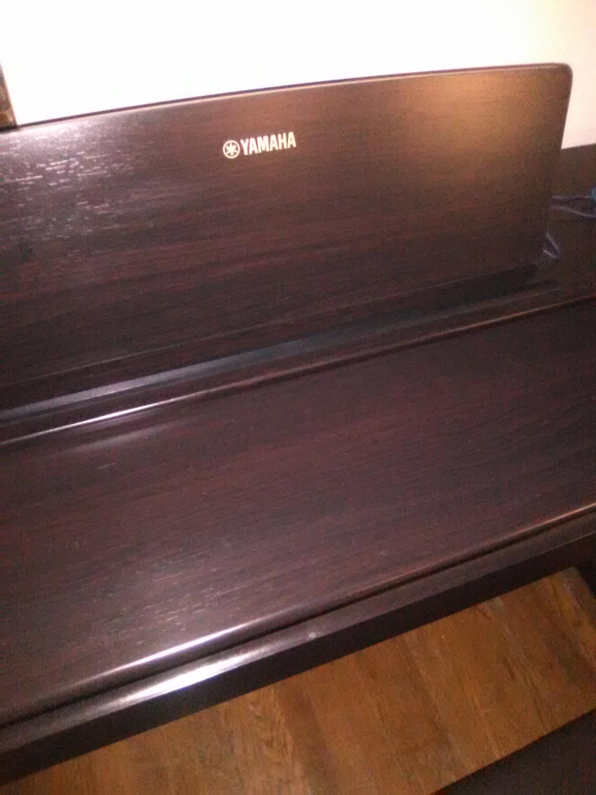 Yamaha YDP143R Arius Series Console Digital Piano with Bench, Dark Rosewood customer photo 1