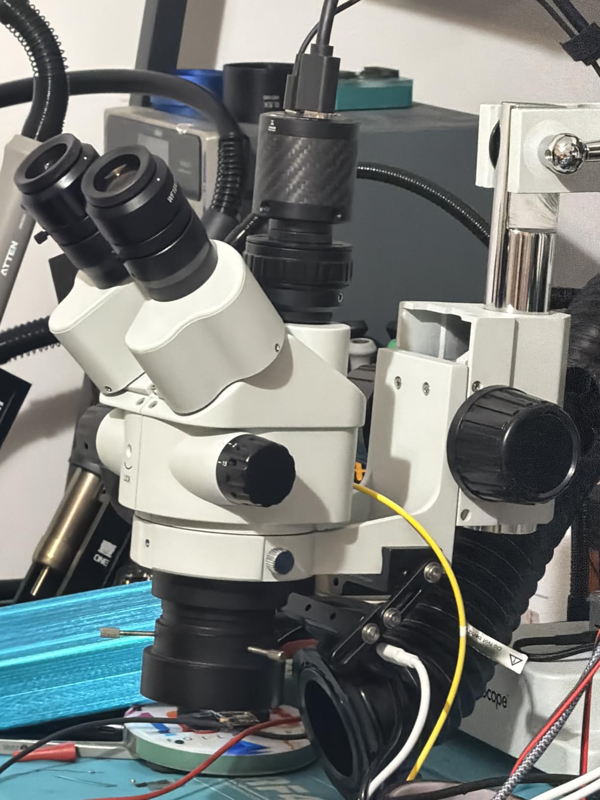 AmScope SM-4NTP 45X Simul-Focal Stereo Lockable Zoom Microscope on Dual customer photo 1