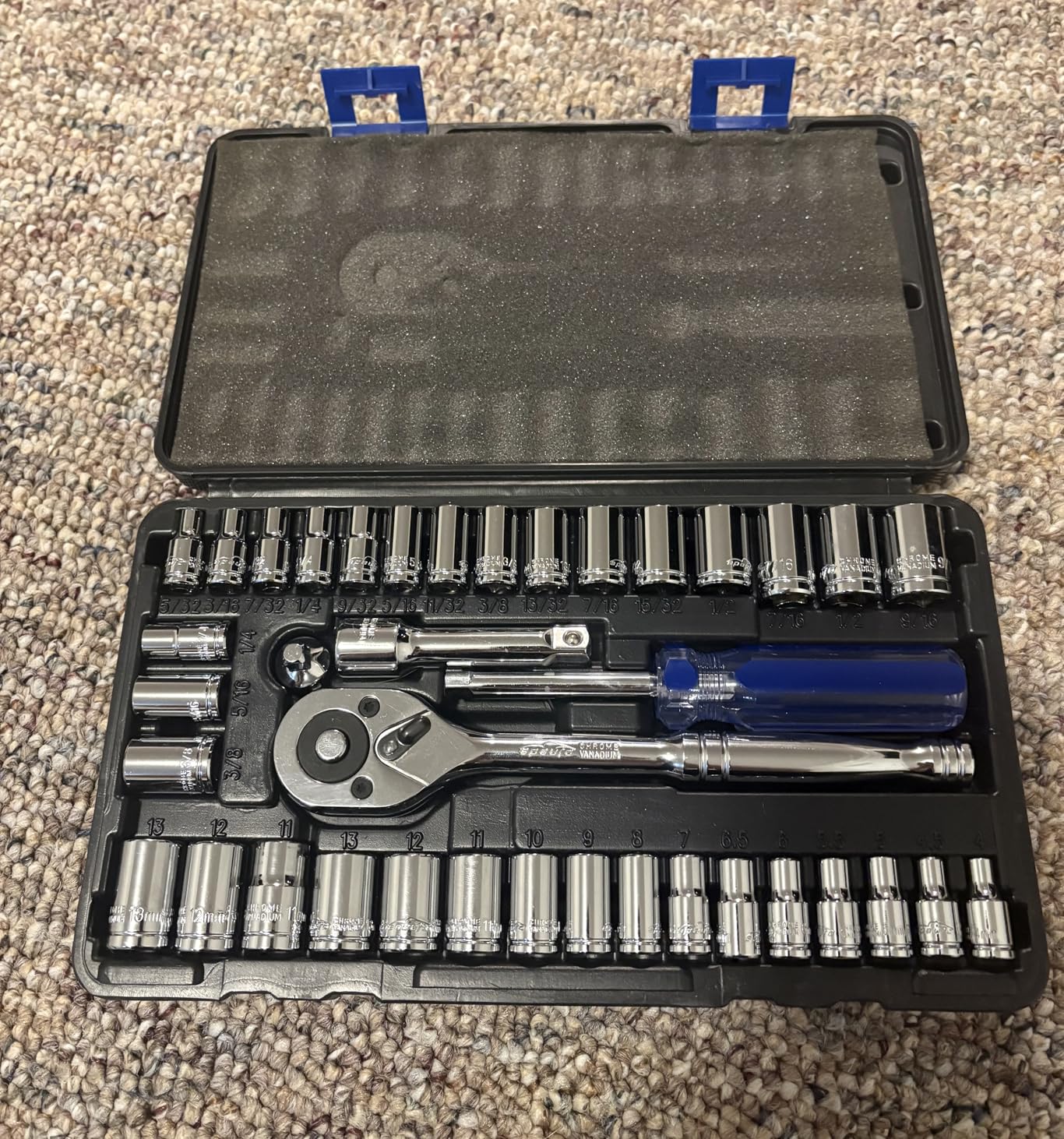 EPAuto 40 Pieces 1/4-Inch & 3/8-Inch Drive Socket Set, 72 Tooth Ratchet customer photo 1