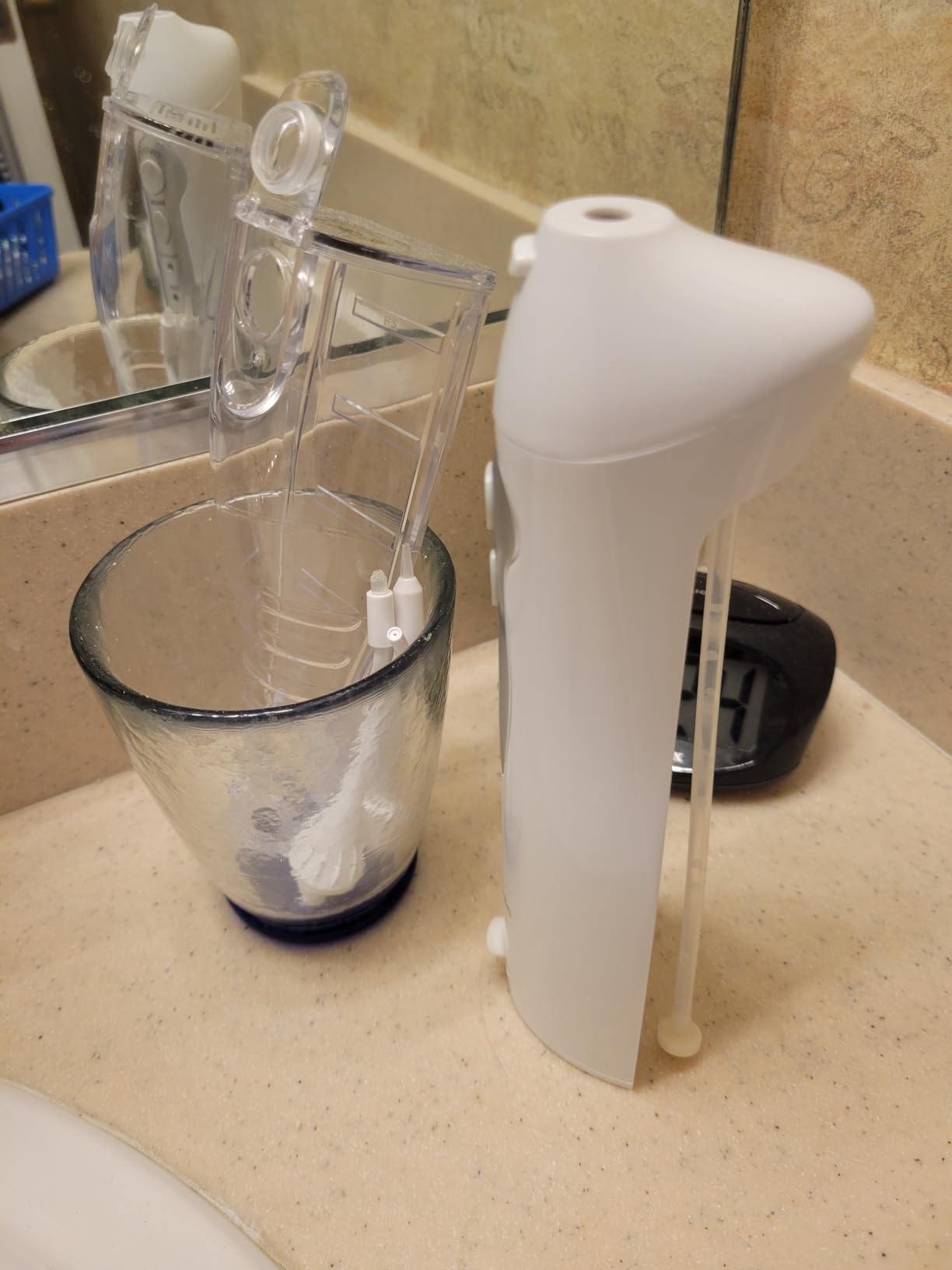 AquaSonic Aqua Flosser - Cordless Rechargeable Water Flosser for Teeth - Waterproof, Portable Oral Irrigator for Dental Cleaning with 5 Jet Tips – Braces Home Travel customer photo 2