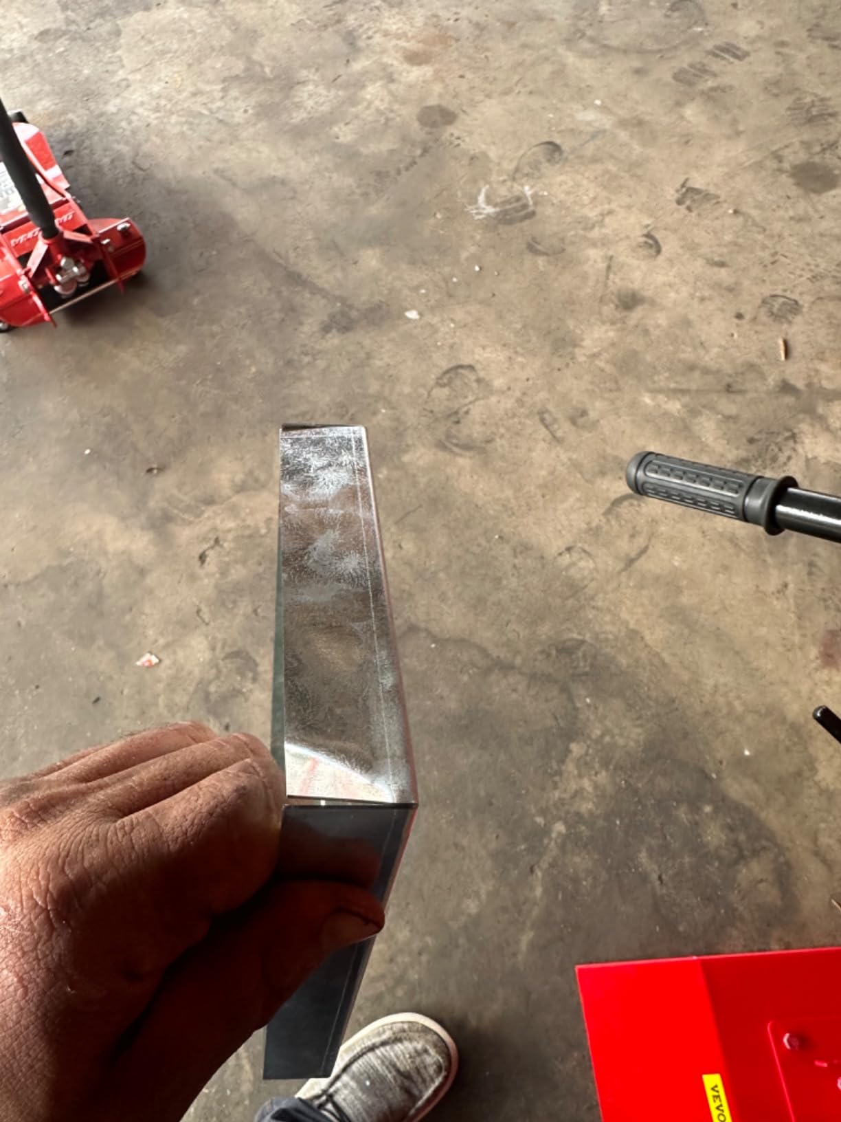 Vevor Manual Tire Spreader Portable Tire Changer with Stand Adjustable LED Light Tire Spreader Tool for Light Truck and Car : Automotive customer photo 1