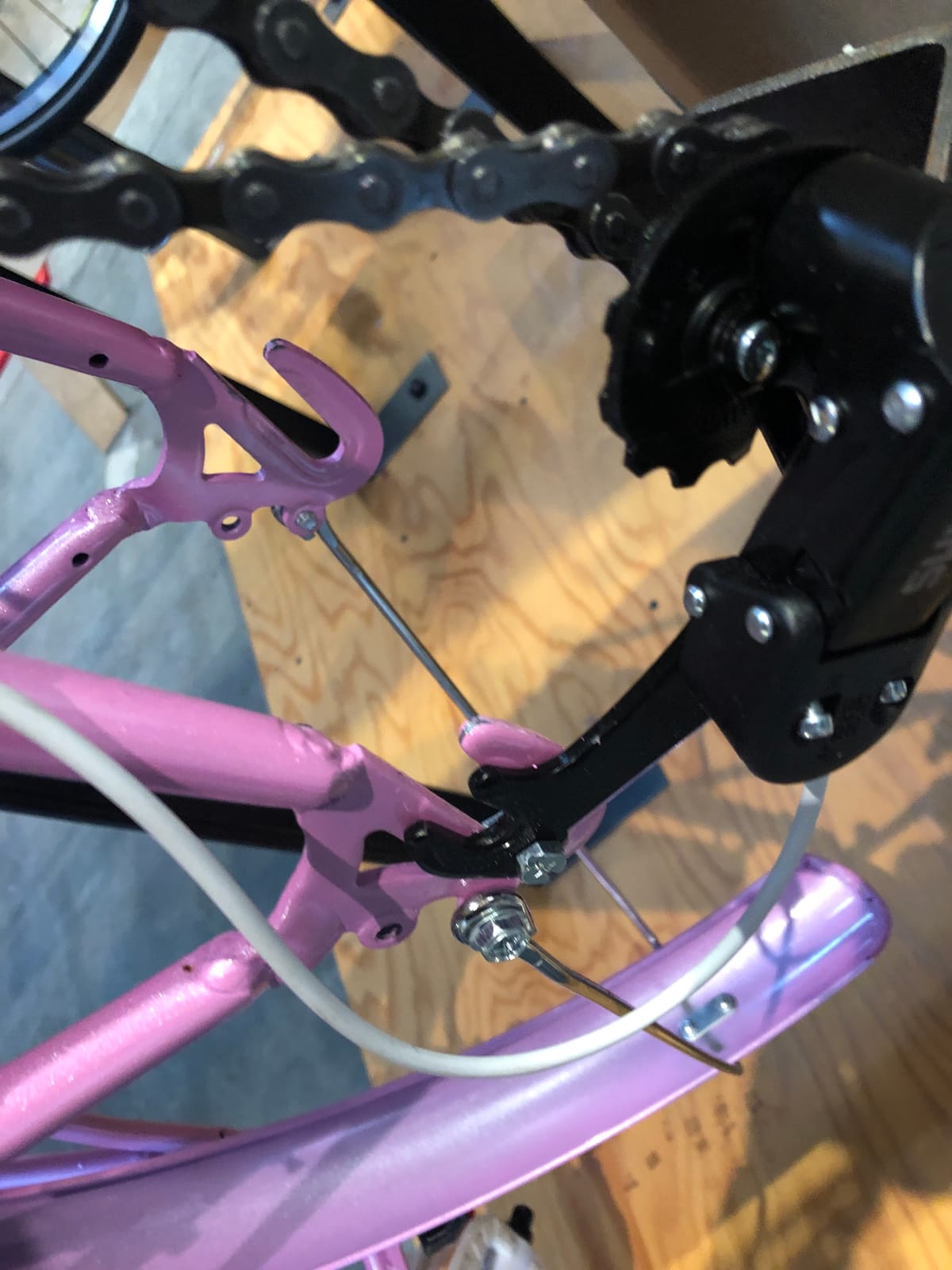 Schwinn Perla Cruiser Bike, 26 Inch Bike for Women and Men, 7-Speed Beach Cruiser Bicycle, Linear Pull Brakes, Comfortable Quilted Seat, Upright Riding Position, Adult Bicycle customer photo 2