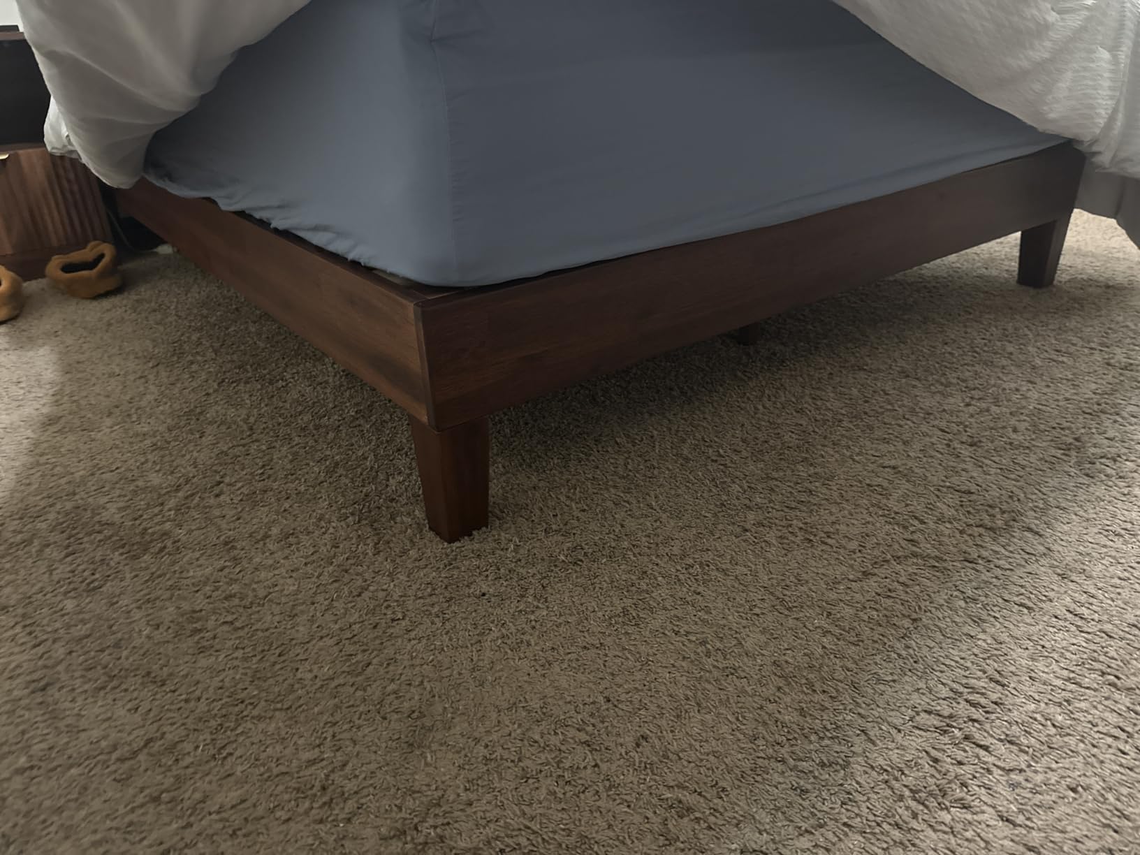 Zinus Vivek Deluxe Wood Platform Bed Frame with Headboard, King customer photo 2