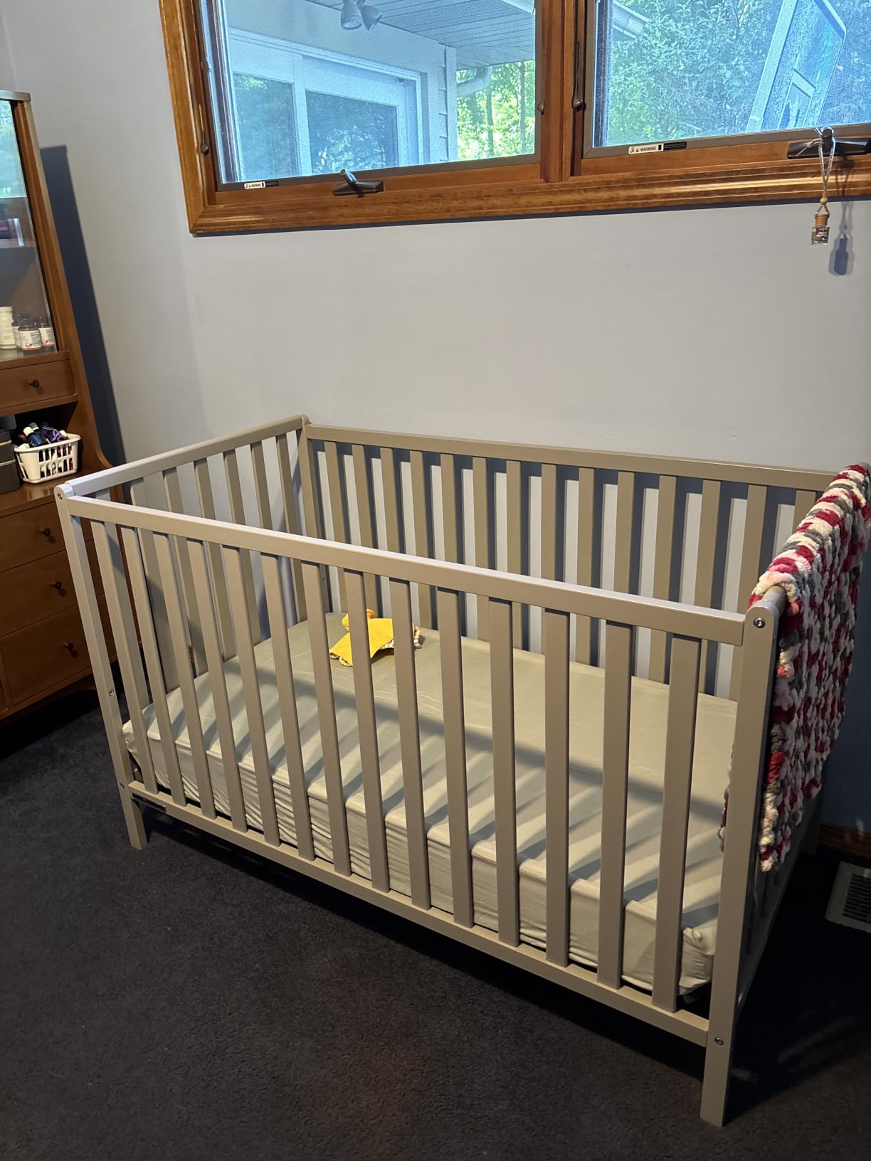 Delta Children Heartland 4-in-1 Convertible Crib - Greenguard Gold Certified, Bianca White customer photo 2
