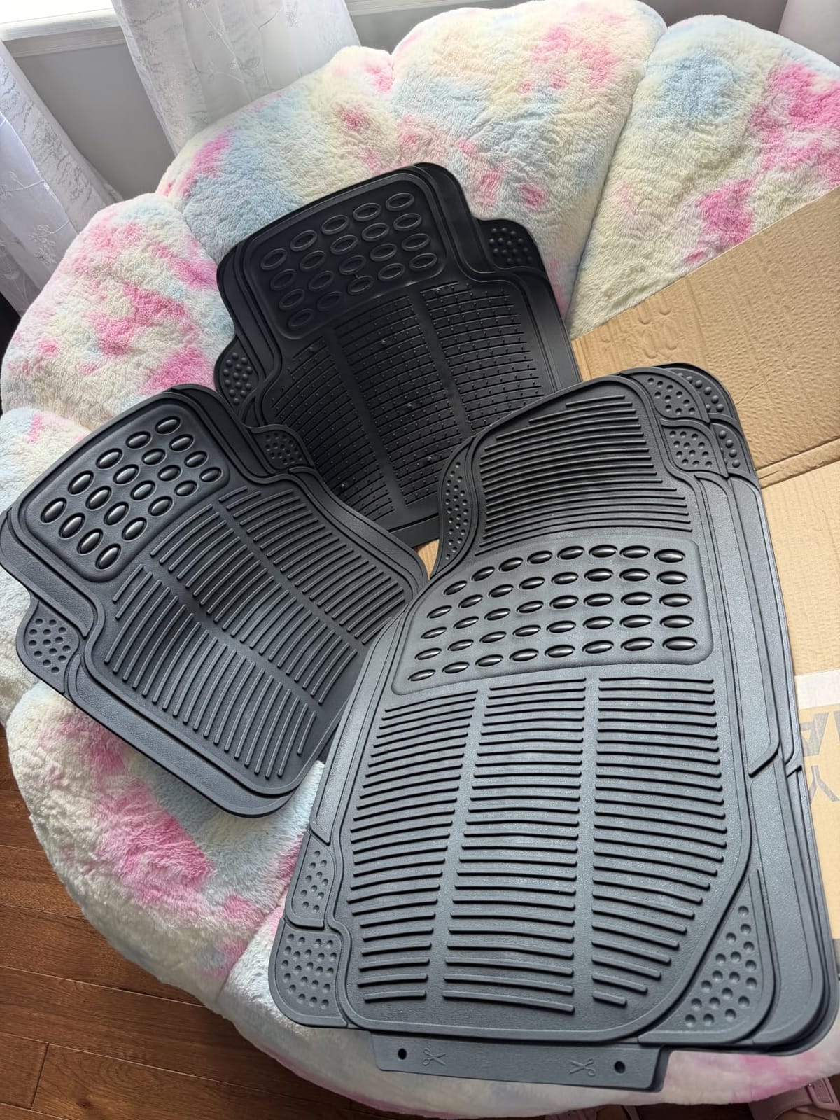 BDK Floor Mats, 4-Piece All-Weather Car Mat with Universal Fit Design, Durable Rubber Car Floor Mats with Capture Ridges, Waterproof for Cars Trucks SUV (Black) customer photo 1