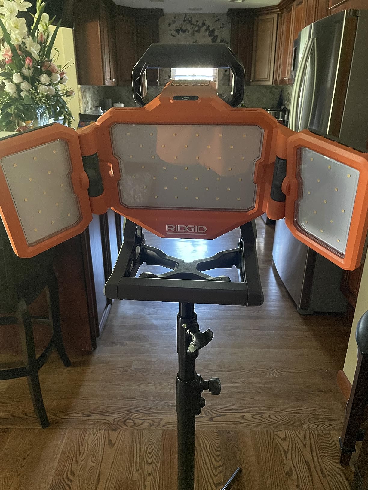 EMART 8.5ft Heavy Duty Light Stand with Spring Cushioned for Photography customer photo 2