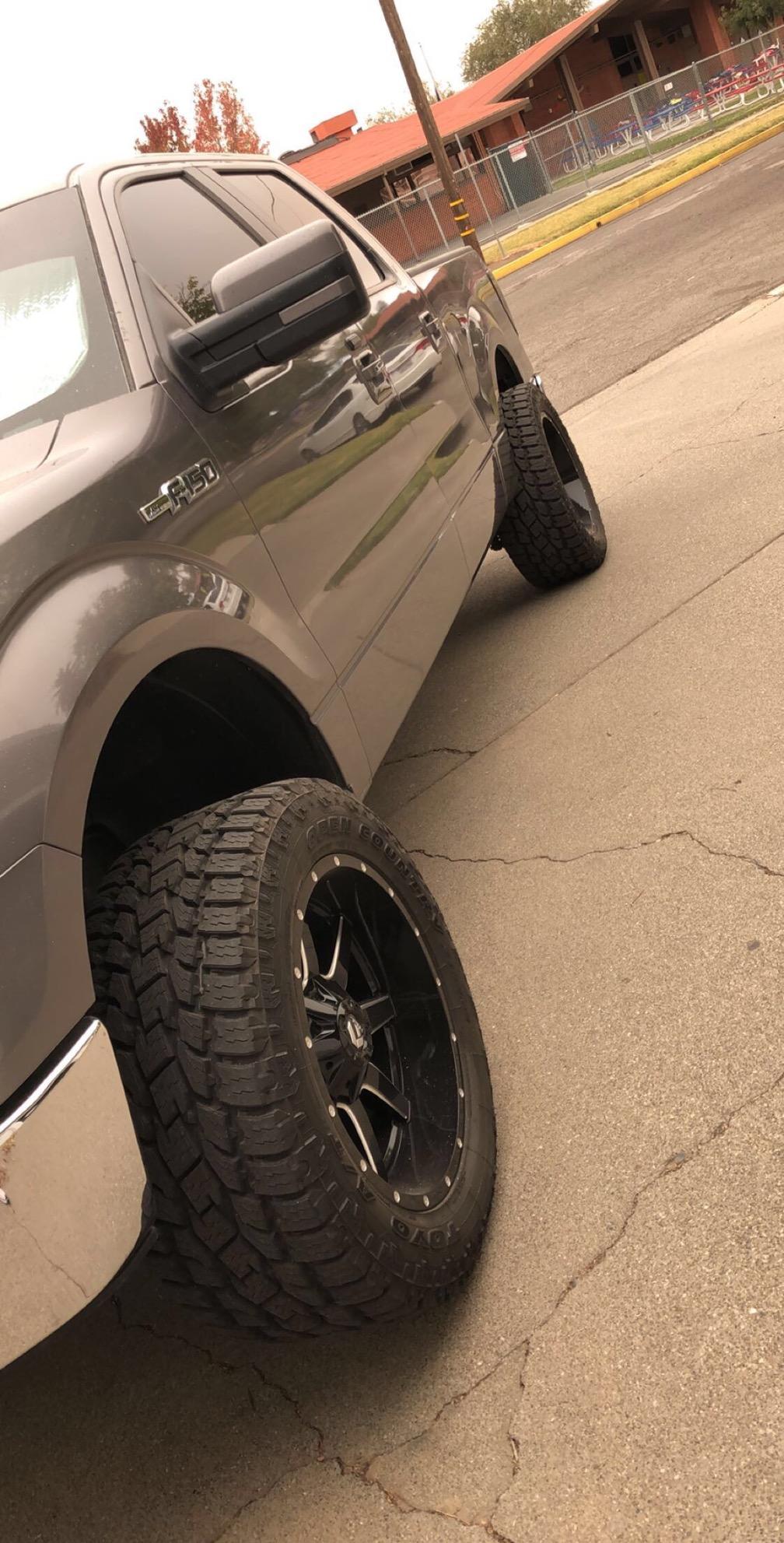 Fuel D610 Maverick 20x10 6x135/6x5.5