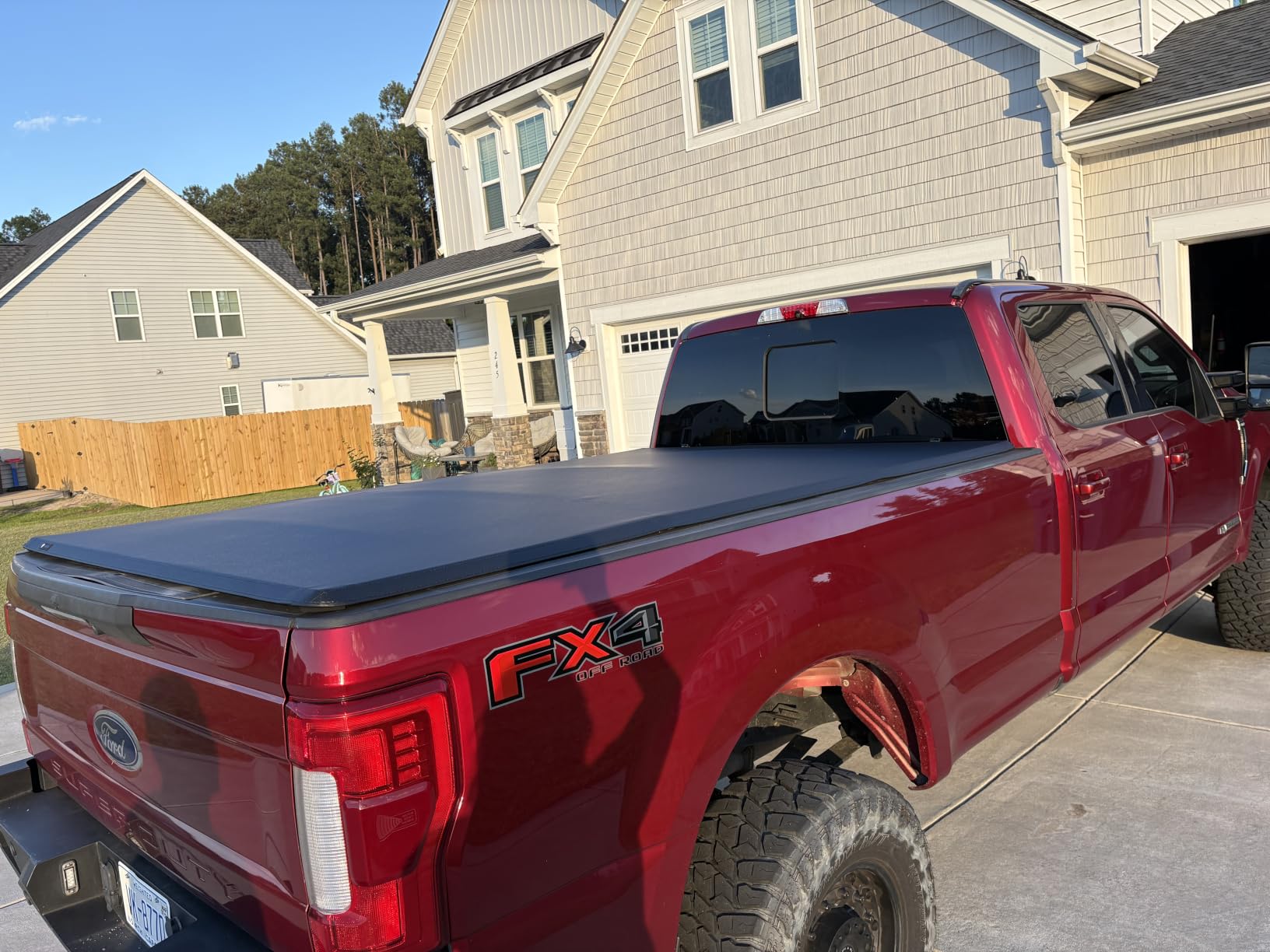 Tyger Auto T3 Soft Tri-fold Truck Bed Tonneau Cover Compatible with 2017-2026 Ford F-250 F-350 Super Duty | 6.75' (82