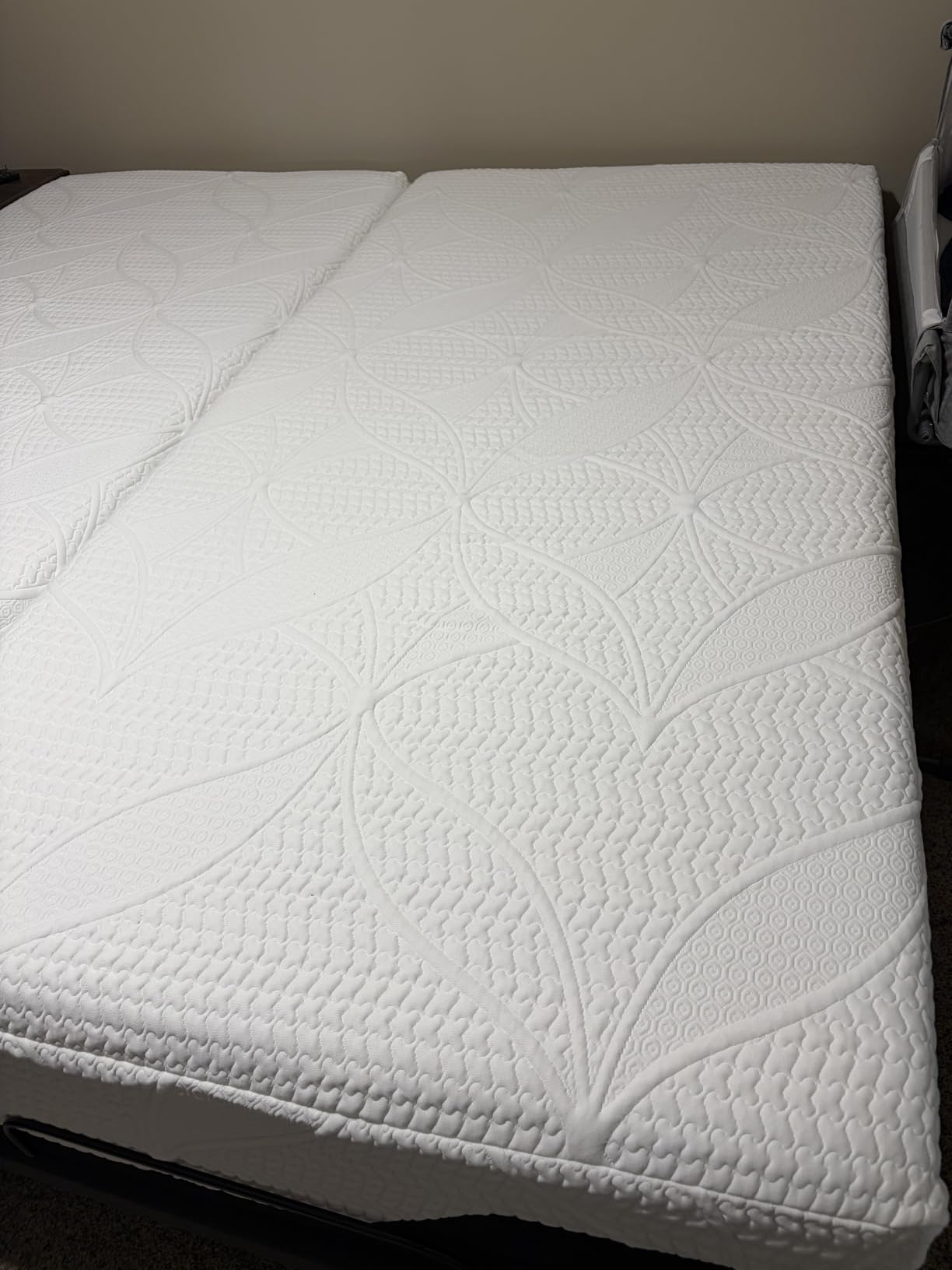 Classic Brands Cool Gel Chill Memory Foam 14-Inch Mattress with 2 BONUS Pillows |CertiPUR-US Certified |Bed-in-a-Box, Queen customer photo 1