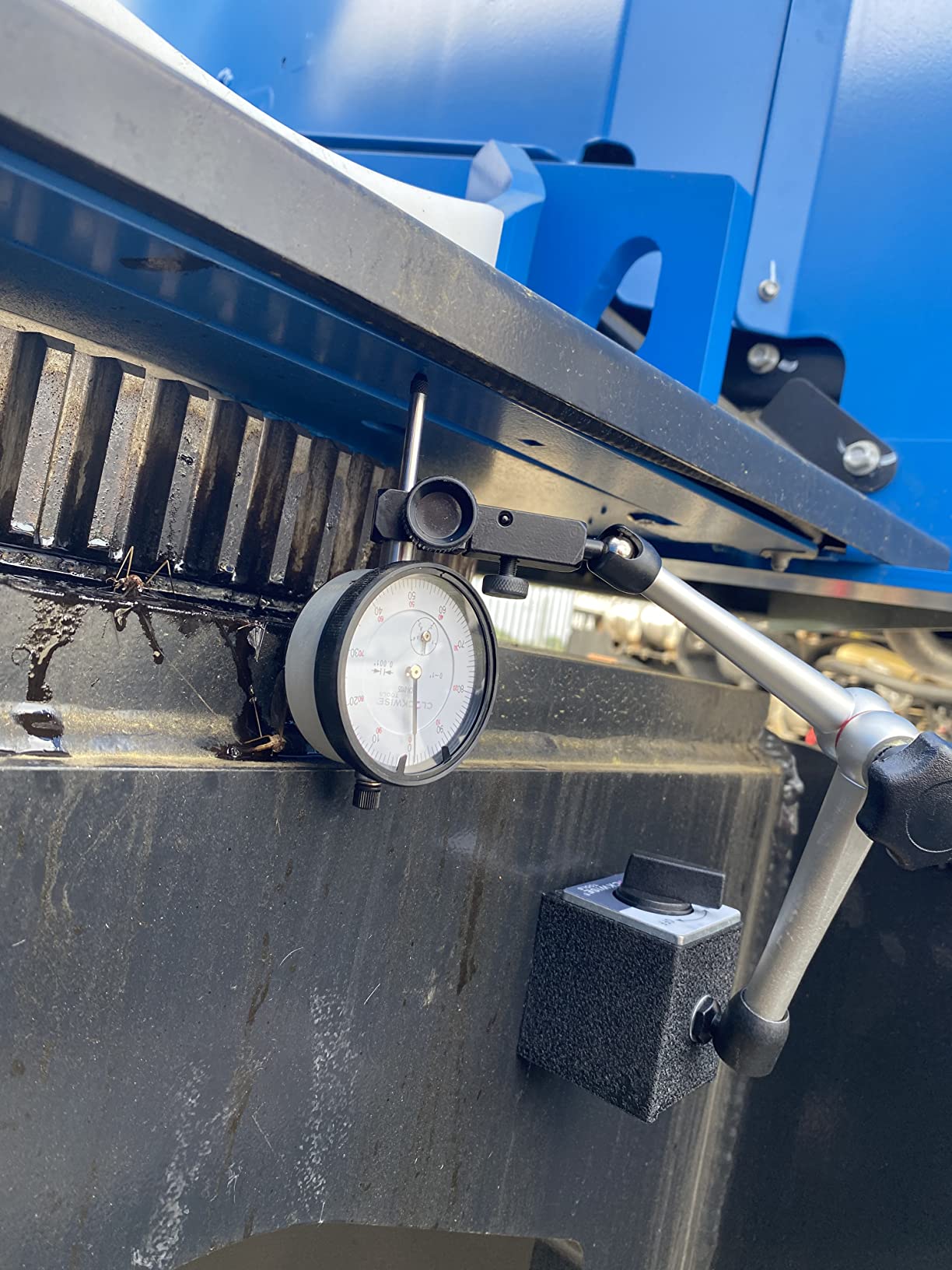 Clockwise Tools Dial Indicator with Magnetic Base Holder Stand, DIMR-0105 0-1 inch customer photo 2