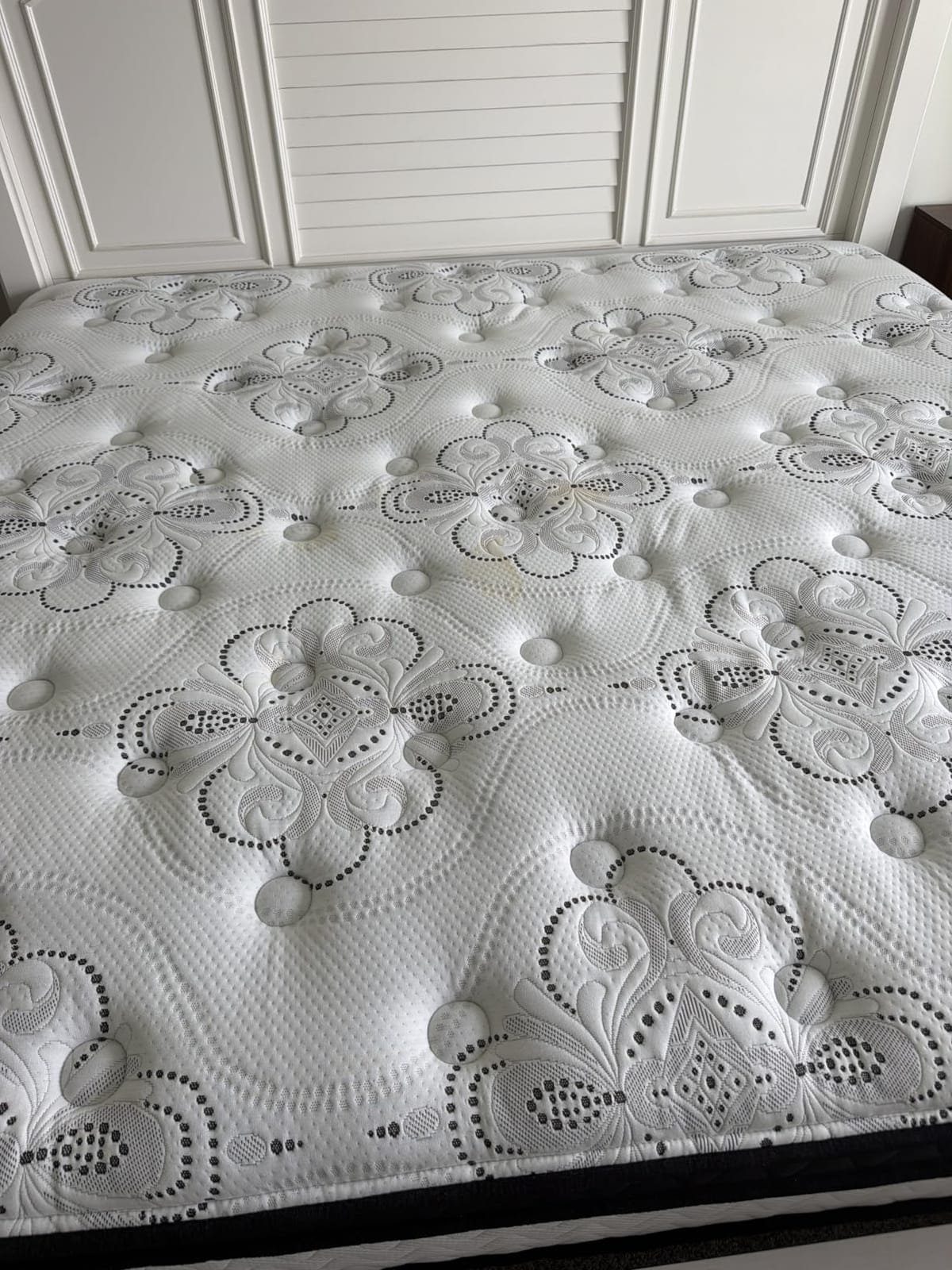 Signature Design by Ashley 12 Inch Hybrid King Mattress in a Box customer photo 1