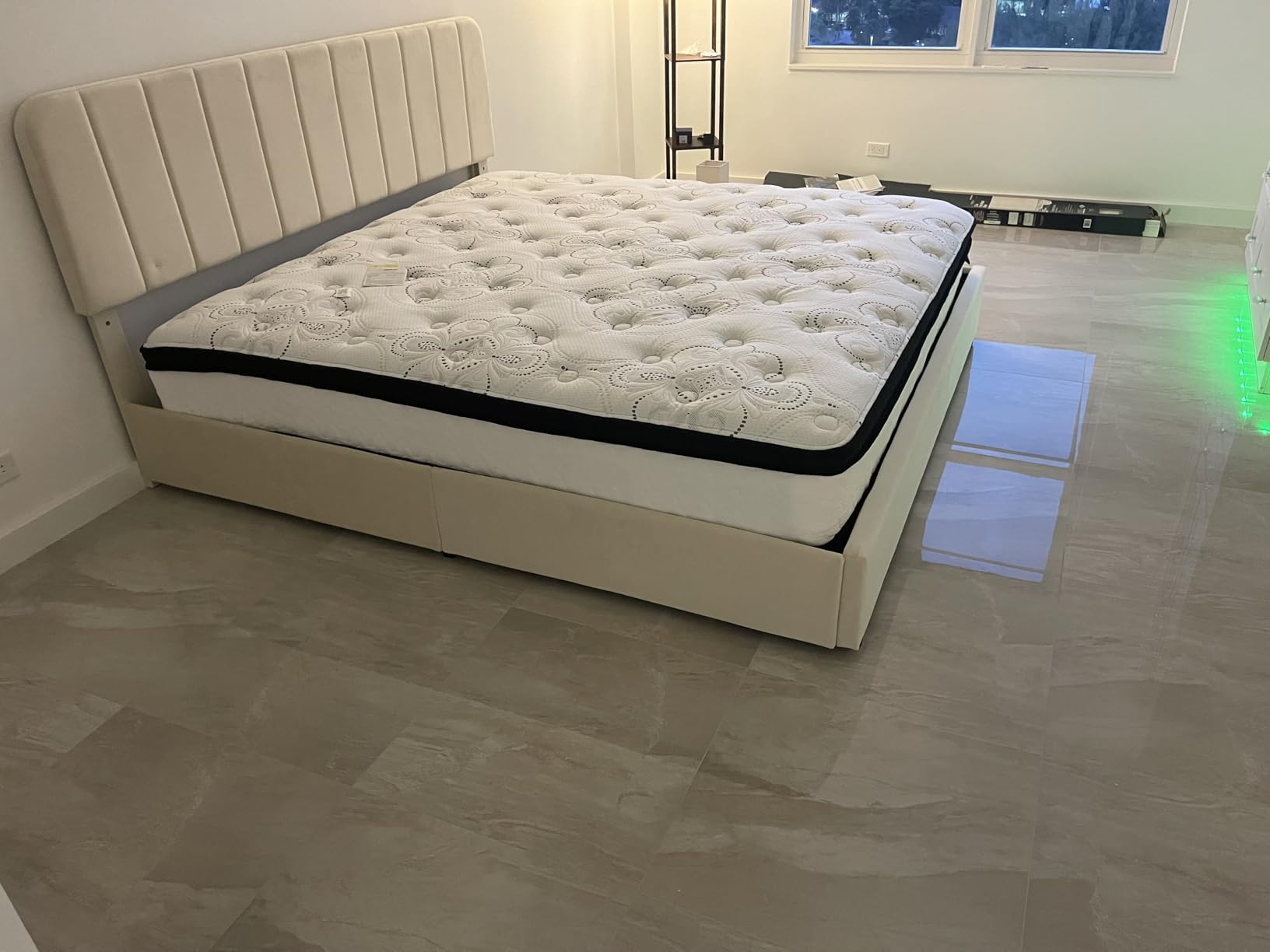 Signature Design by Ashley 12 Inch Hybrid King Mattress in a Box customer photo 2