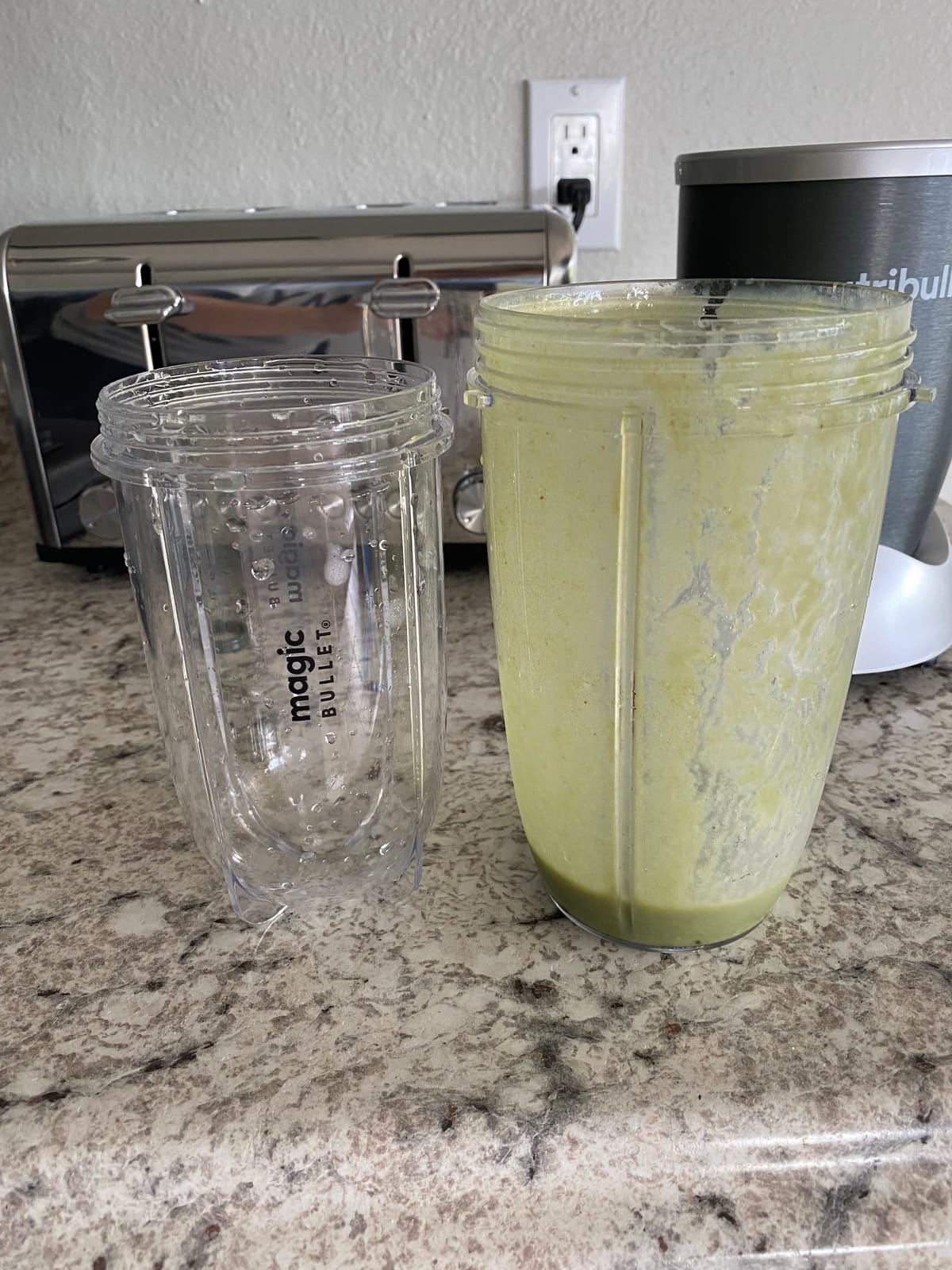 nutribullet Personal Blender for Shakes, Smoothies, Food Prep, and Frozen Blending, 24 Ounces, 700 Peak Watt,Dark Gray customer photo 2