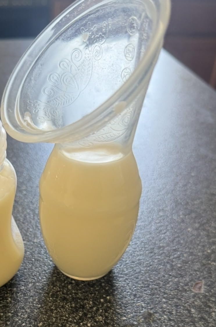 haakaa Manual Breast Pump for Breastfeeding 4oz/100ml customer photo 1