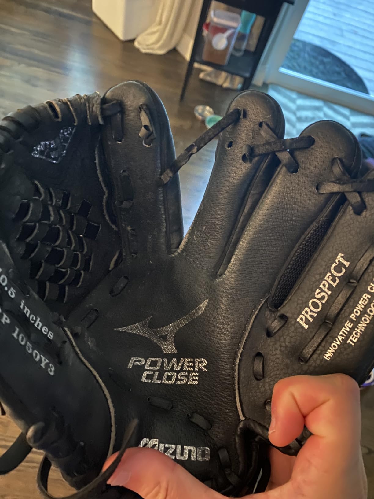 Mizuno Prospect PowerClose Youth Baseball Glove Series I V-Flex Notch I Parashock Palm Pad I Buttersoft Palm Liner customer photo 1