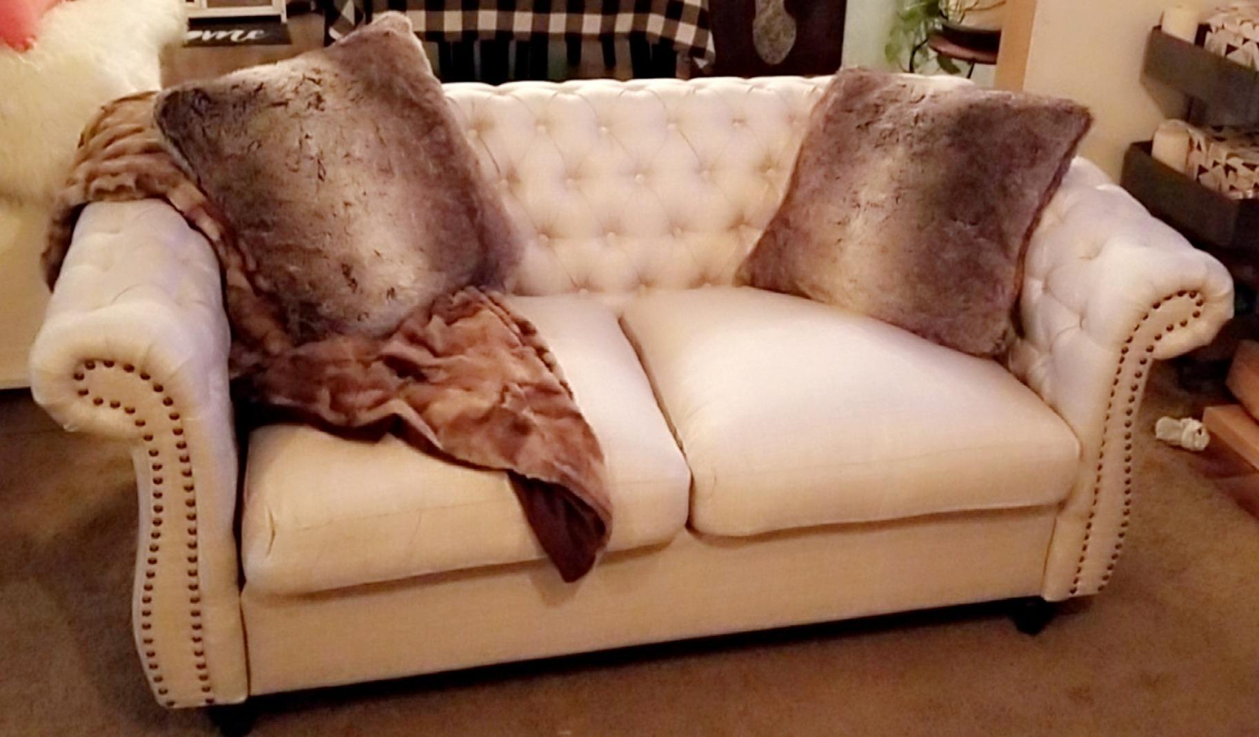 Christopher Knight Home Karen Traditional Chesterfield Loveseat Sofa, BlackBerry and Dark Brown, 61.75 x 33.75 x 27.75 customer photo 2