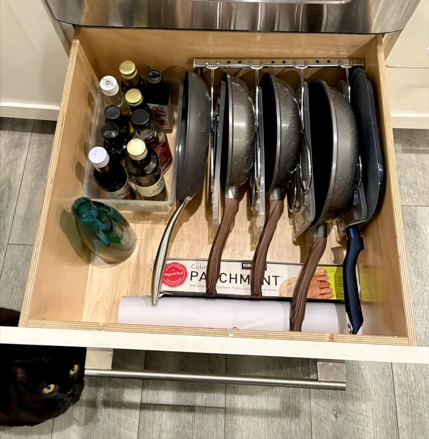 CAXXA Heavy Duty Pan Rack, Pot Lid Rack, Kitchen Cabinet Pantry Cookware Organizer Rack Holder with 5 Adjustable Dividers, Chrome customer photo 1