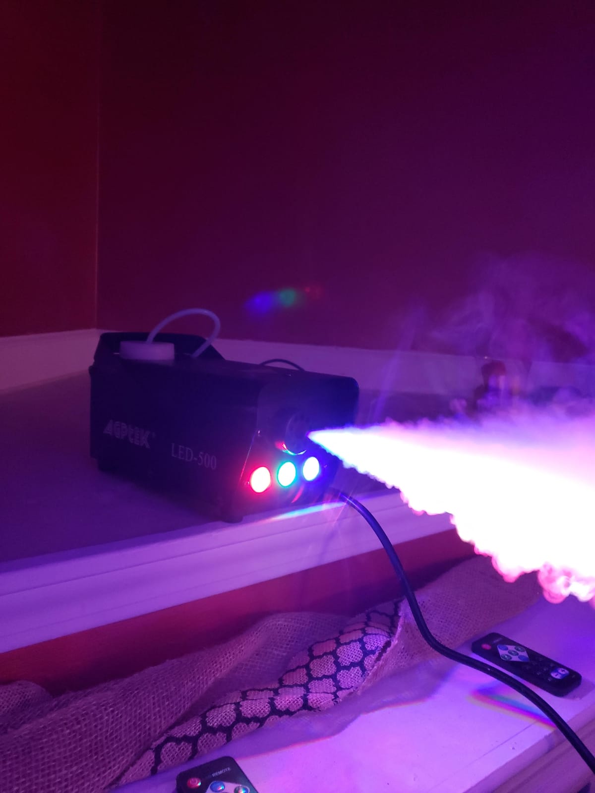 AGPTEK Fog Machine, 500W RGB LED Smoke Machine, Low Fluid Auto Shutoff customer photo 1