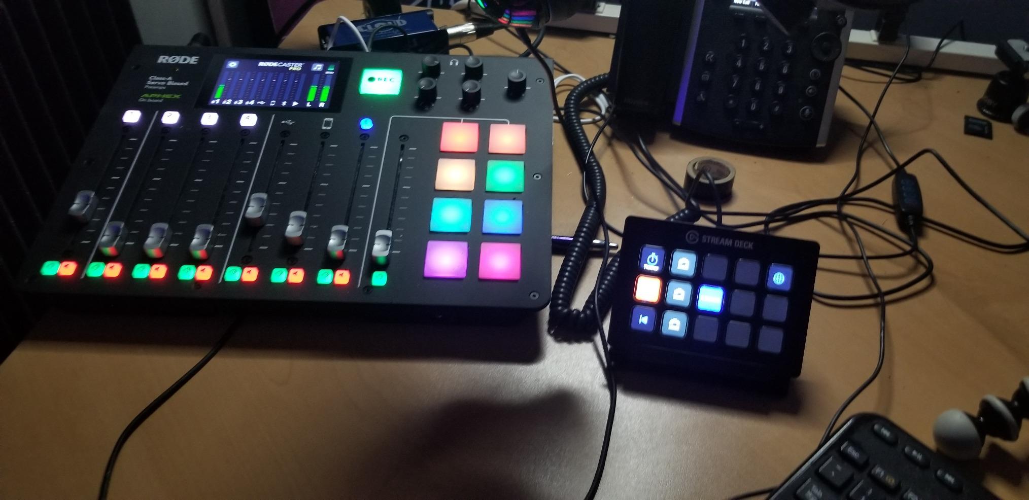 RØDE RØDECaster Pro All-in-One Production Solution for Podcasting customer photo 1