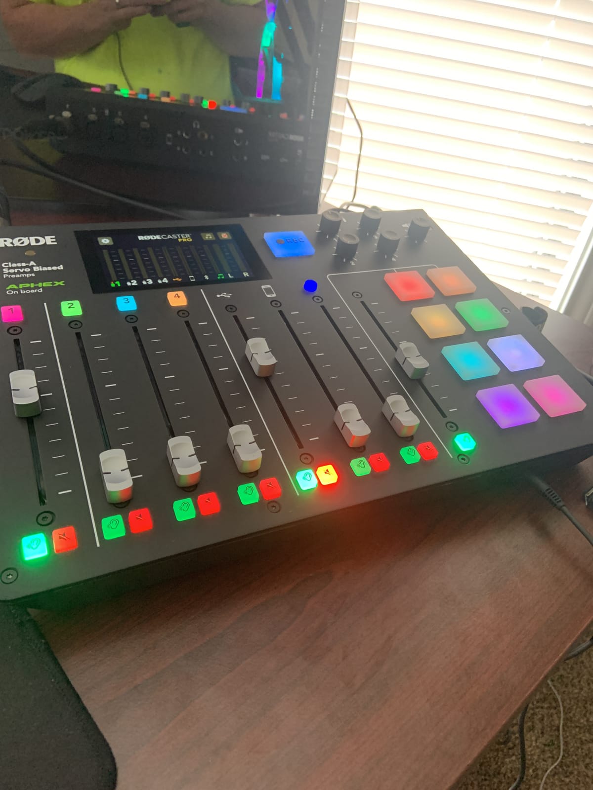 RØDE RØDECaster Pro All-in-One Production Solution for Podcasting customer photo 2