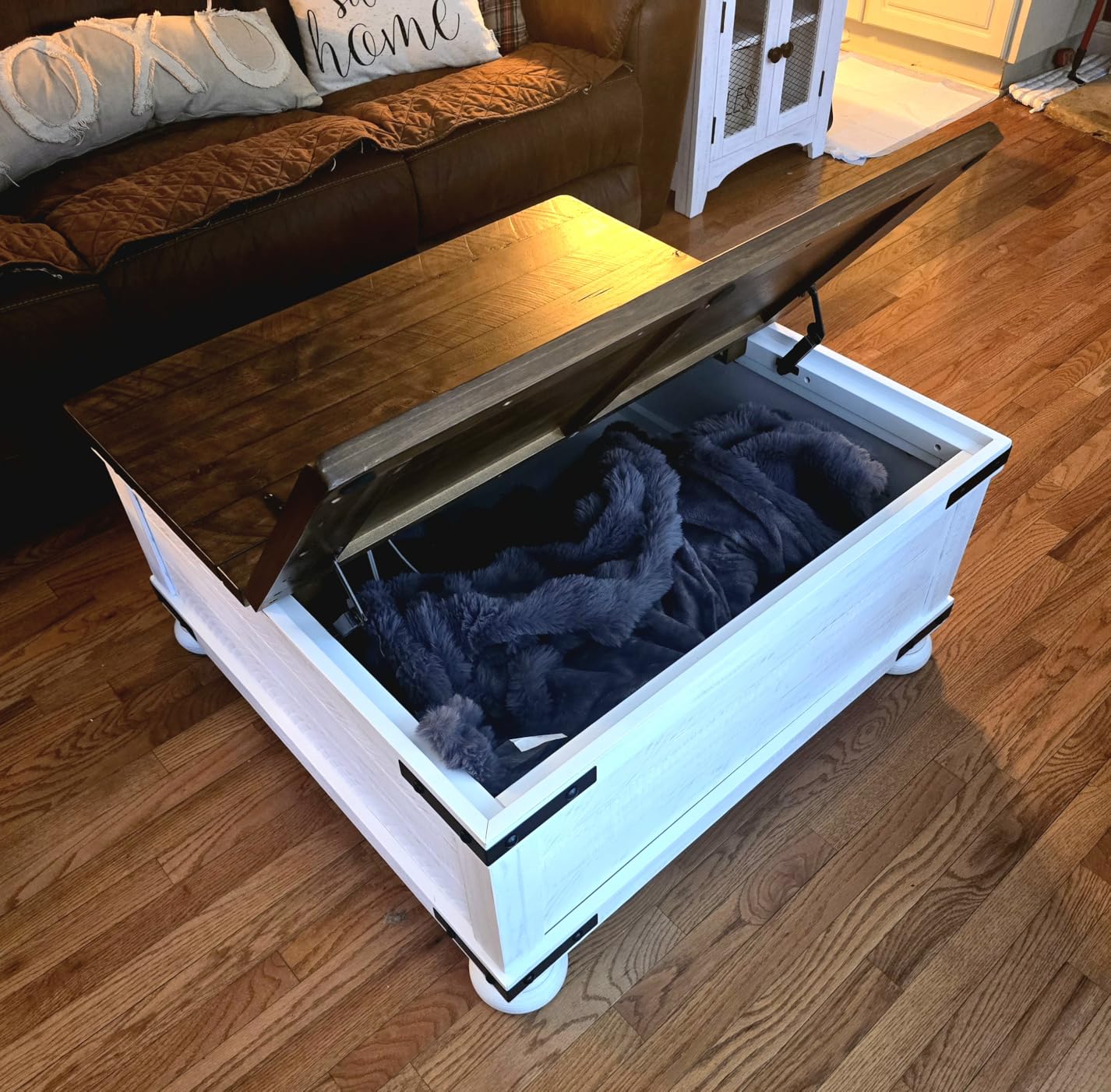 Signature Design by Ashley Lift Top Coffee Table with Storage, Farmhouse customer photo 1