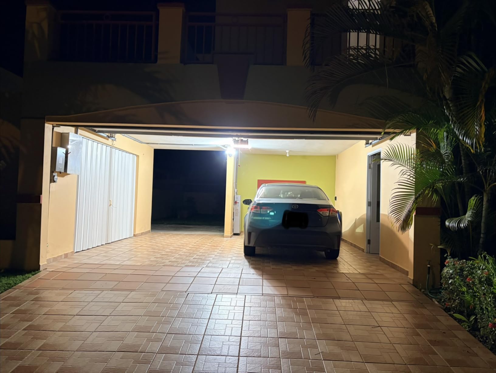 Onforu 75W LED Flood Light Motion Sensor Outdoor, 7000lm Dusk to Dawn Flood Light, Security Light with Three Head, IP65 Waterproof Exterior Floodlight, 6500k Wall Light for Entryway Stairs Yard Garage customer photo 2
