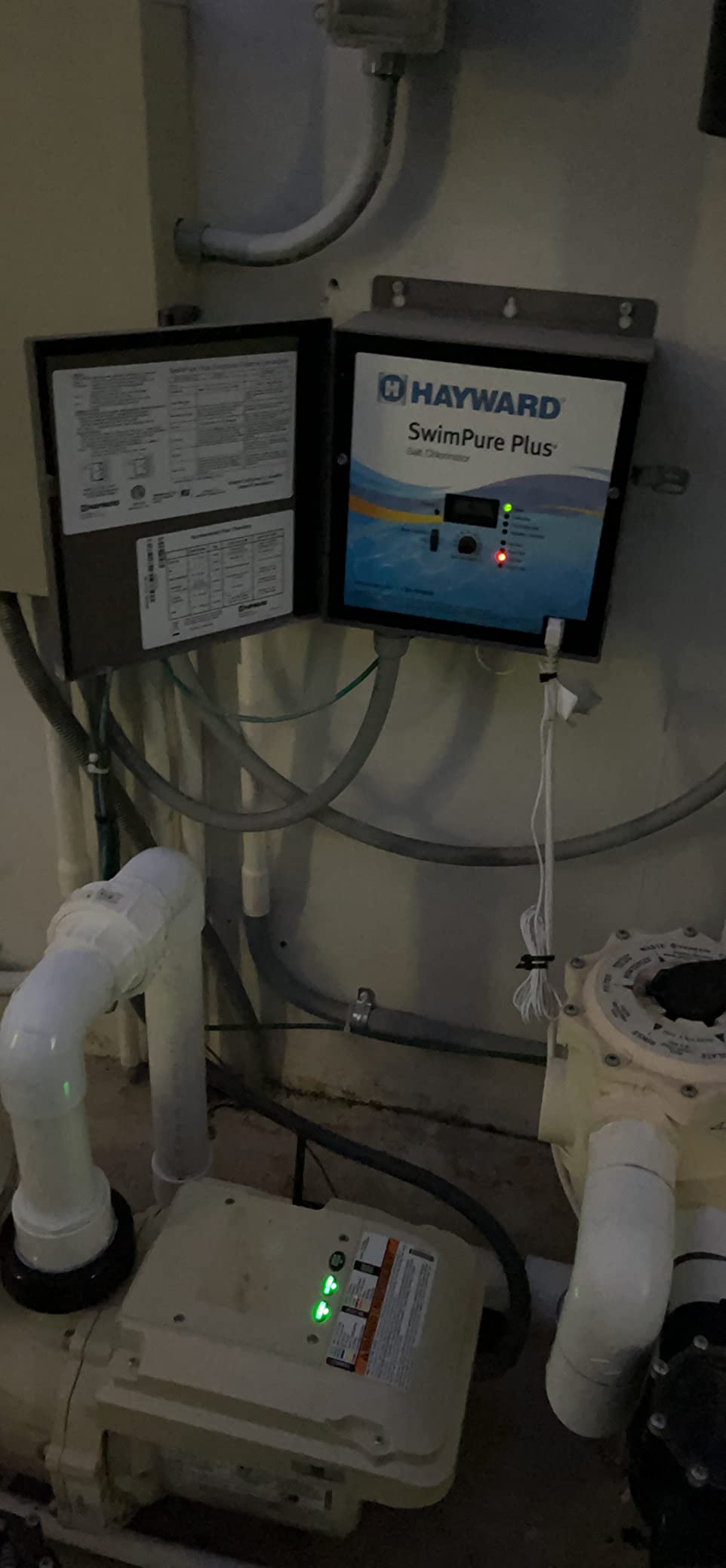 Hayward Aquarite Salt Chlorine Generator for Swimming Pools 40,000 Gallons customer photo 2