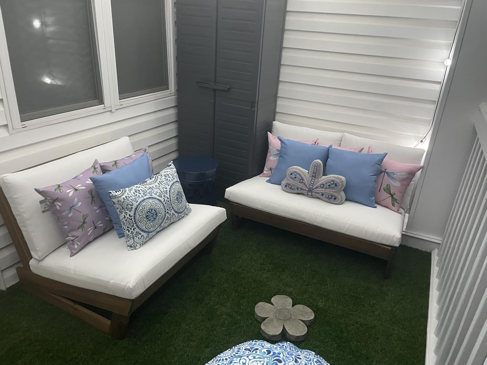 Great Deal Furniture Kaitlyn Outdoor Acacia Wood Loveseat with Cushions, Teak and White customer photo 2