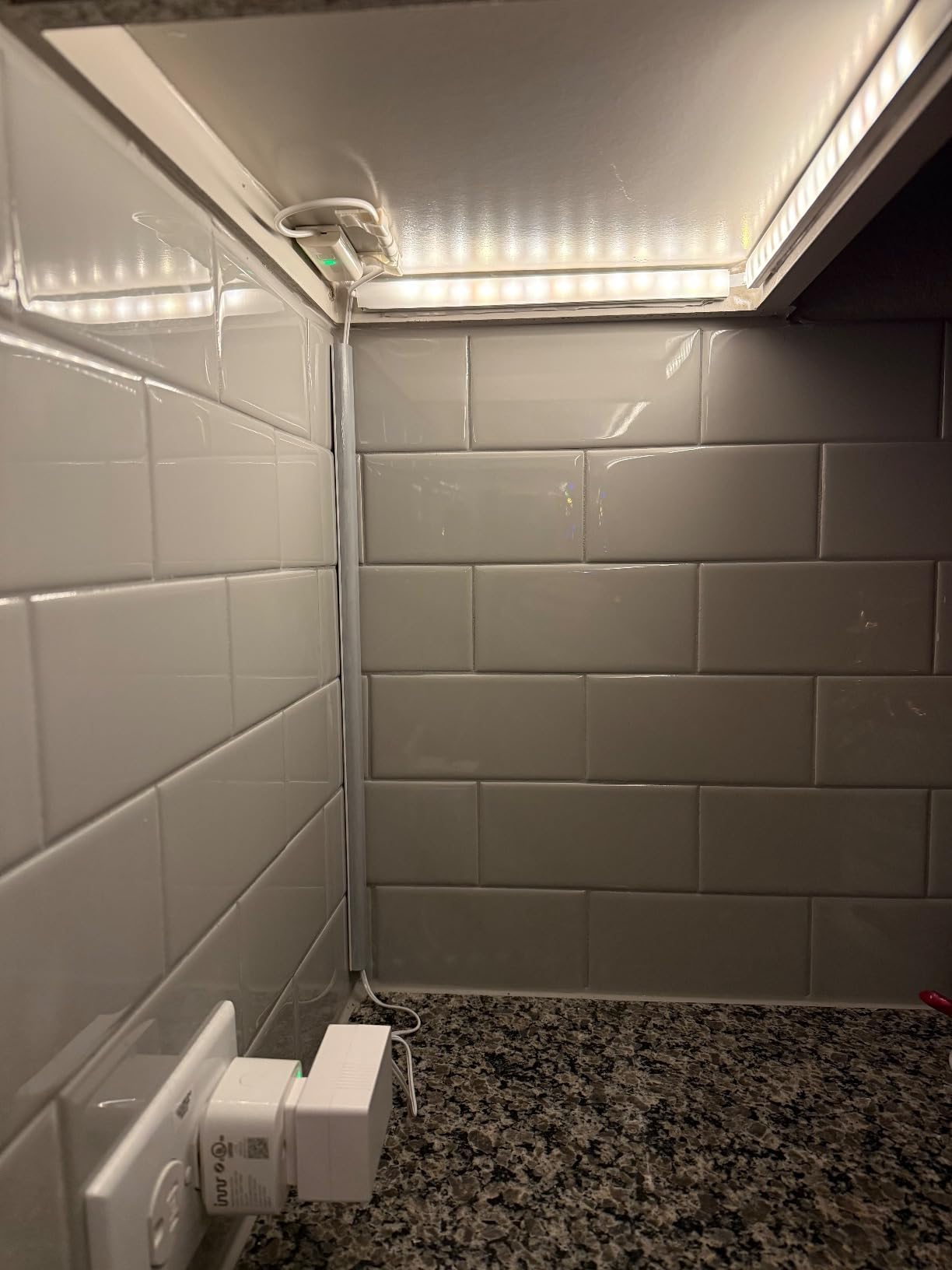 WOBANE Under Cabinet LED Lighting Kit,Dimmable Strip Lights with RF Remote customer photo 1