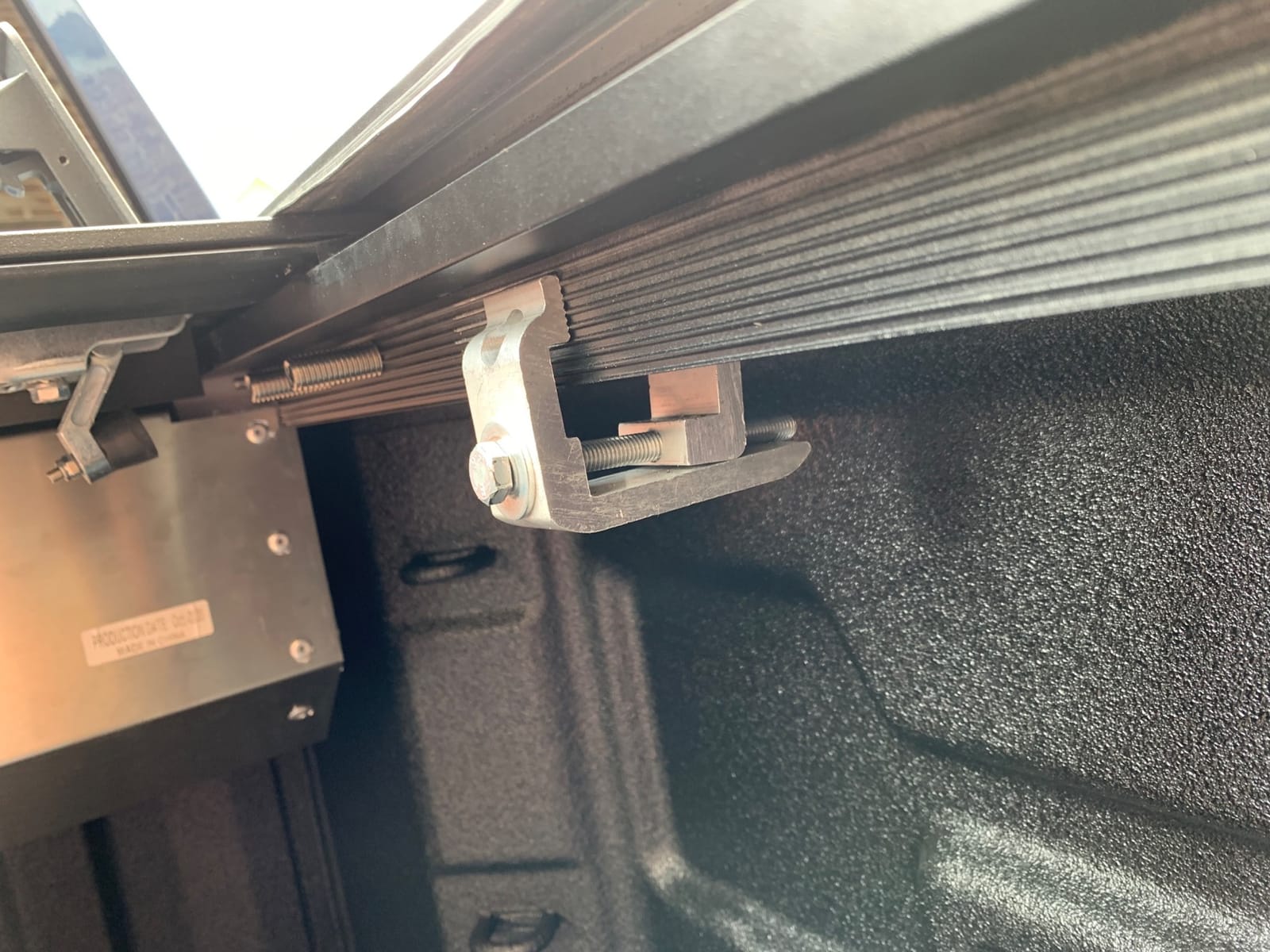 Syneticusa MB Retractable Tonneau Cover fit 2007-2026 Silverado/Sierra 1500 customer photo 1