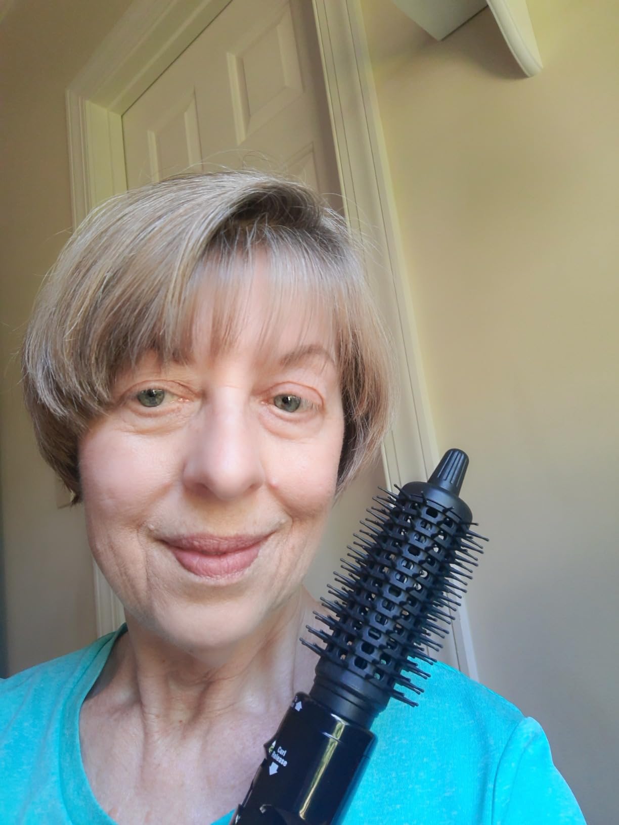 Hot Tools Pro Artist Hot Air Styling Brush | Style, Curl and Touch Ups (1”) Black customer photo 1
