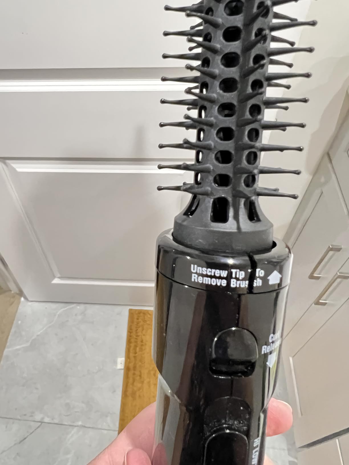 Hot Tools Pro Artist Hot Air Styling Brush | Style, Curl and Touch Ups (1”) Black customer photo 2