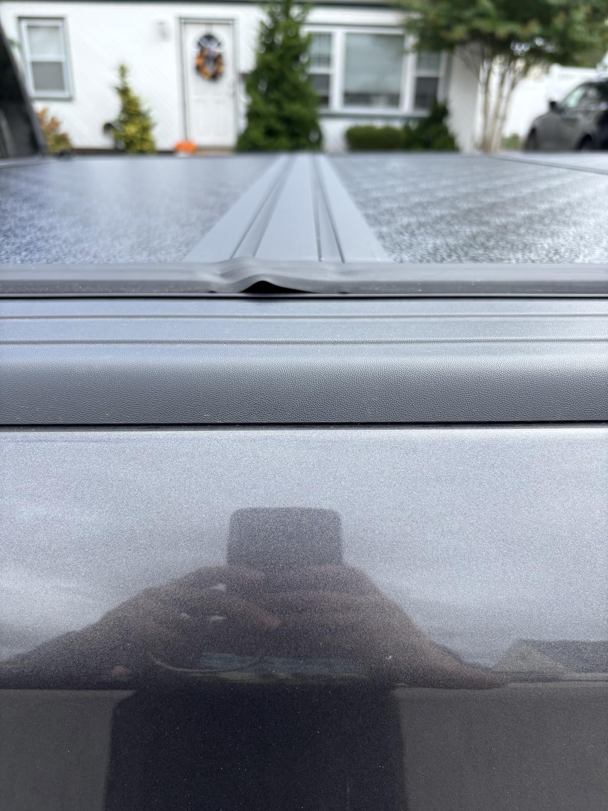 Gator EFX Hard Tri-Fold Truck Bed Tonneau Cover - Heavy-Duty Truck Bed Protection - Durable Aluminum Panels - Hard Folding Tonneau Cover - 2019-2026 Dodge Ram 1500 - 5'7