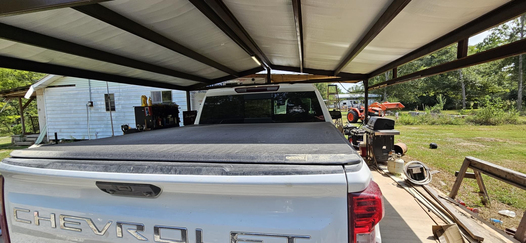 OEDRO Soft Tri-Fold Tonneau Cover for 2019-2026 Chevy Silverado 1500 5.8ft customer photo 1