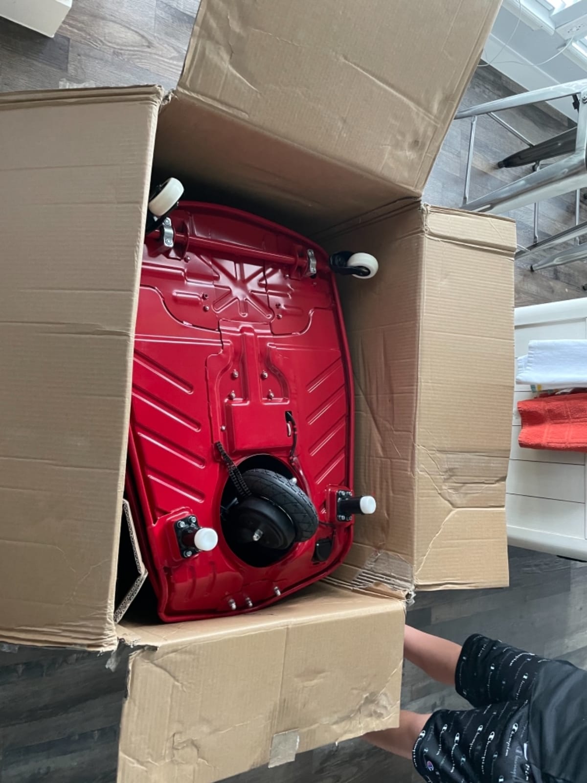 Razor Crazy Cart - 24V Electric Drifting Go Kart - Variable Speed, Up to 12 mph, Drift Bar for Controlled Drifts, One Size, Black/Red customer photo 2