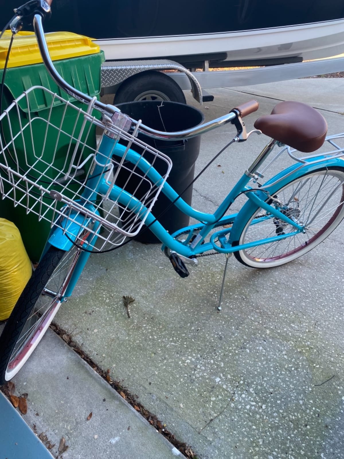 sixthreezero EVRYjourney Women's Steel Beach Cruiser Bike, Hybrid Bicycle, Step Through Frame with Rear Rack and Fenders, 26-Inch Wheels, Multiple Speed Options and Colors customer photo 2