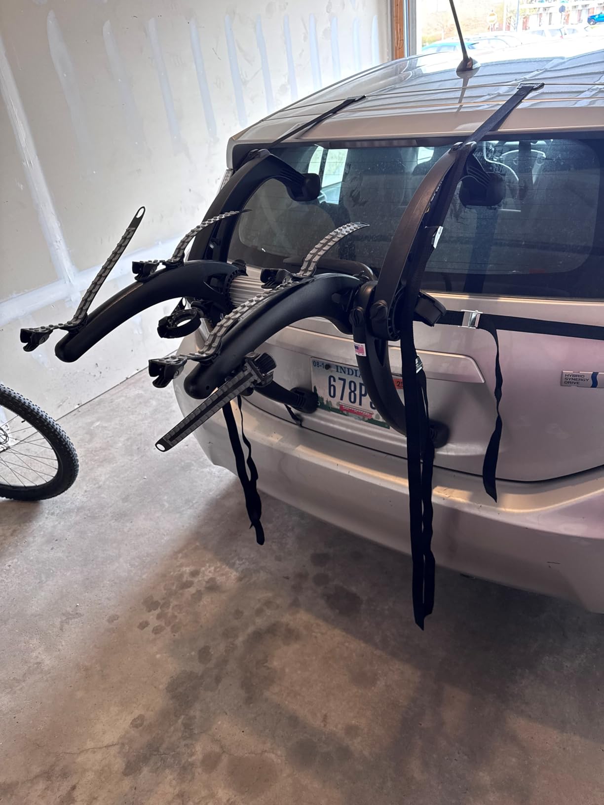 Saris Bones EX 2-Bike Trunk Rack Bicycle Carrier, Durable, Rust-Free, Anti-Sway Straps, Made in USA, Arc-Based Design, 100% Recyclable Materials customer photo 1