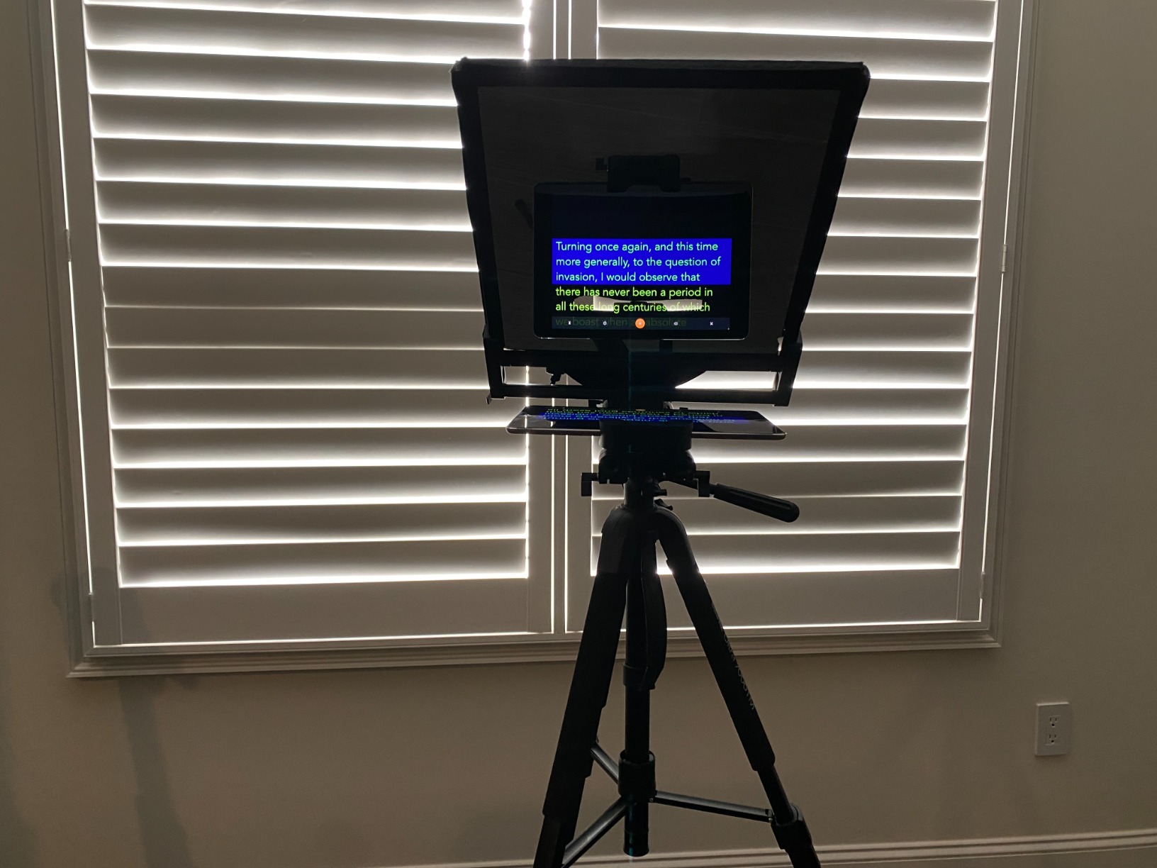 Glide Gear TMP 750 Teleprompter – All Camera & Smartphones, Tablets – 17