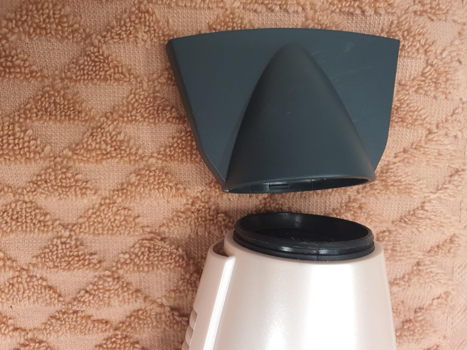 Conair SmoothWrap Ionic Hair Dryer, Diffuser & Concentrator, 1875W, Mint customer photo 1