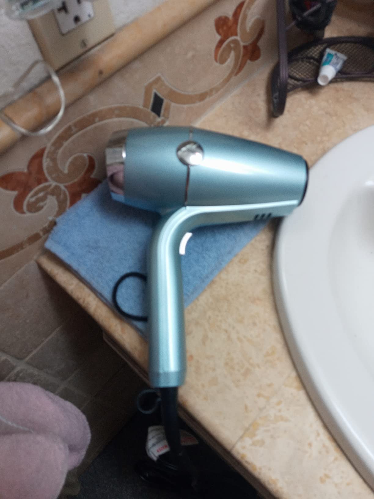 Conair SmoothWrap Ionic Hair Dryer, Diffuser & Concentrator, 1875W, Mint customer photo 2